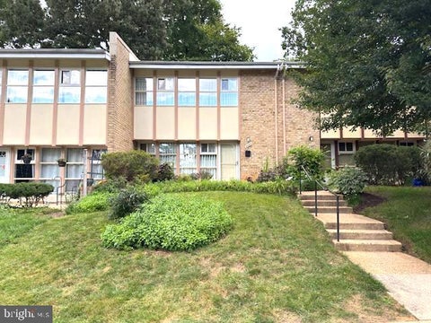Photo of 4435 Briarwood Court S, ANNANDALE, VA 22003 (MLS # VAFX2338234)