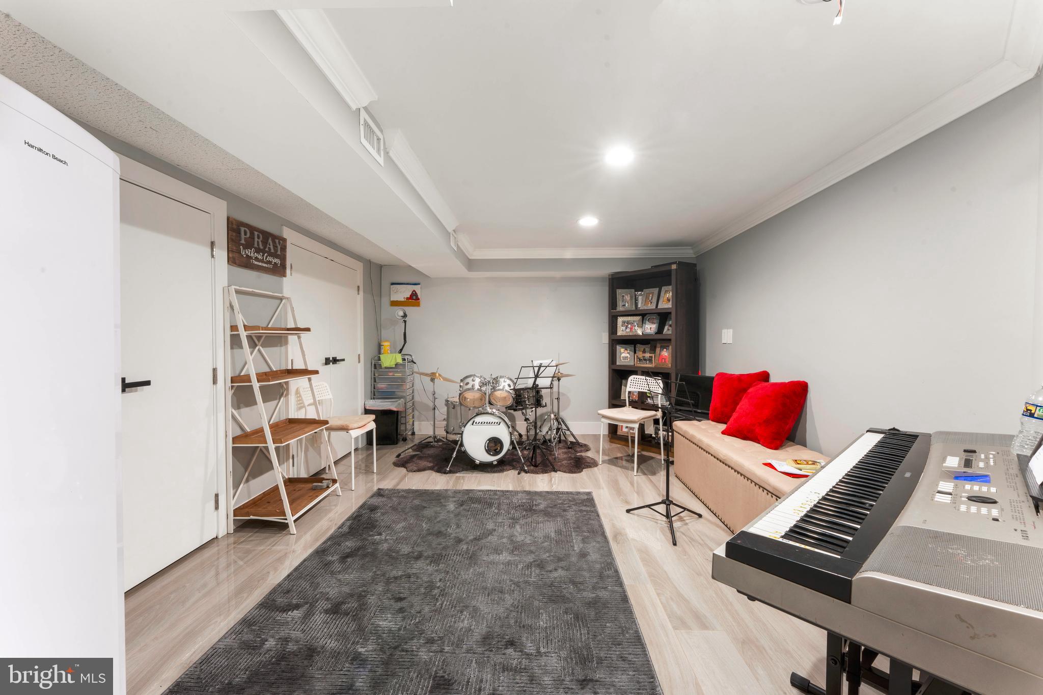 JUNE MEADOWS - Residential