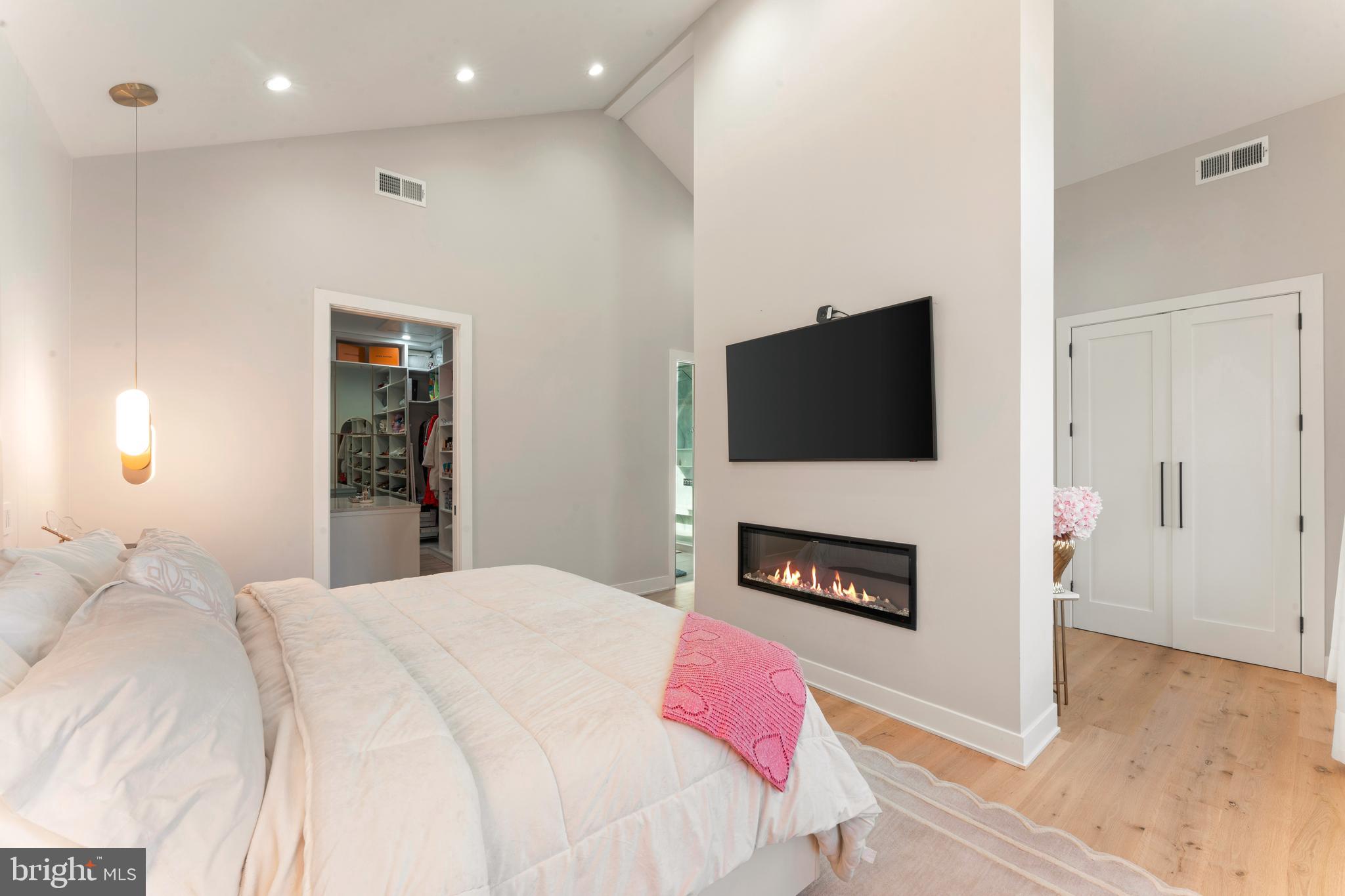 JUNE MEADOWS - Residential