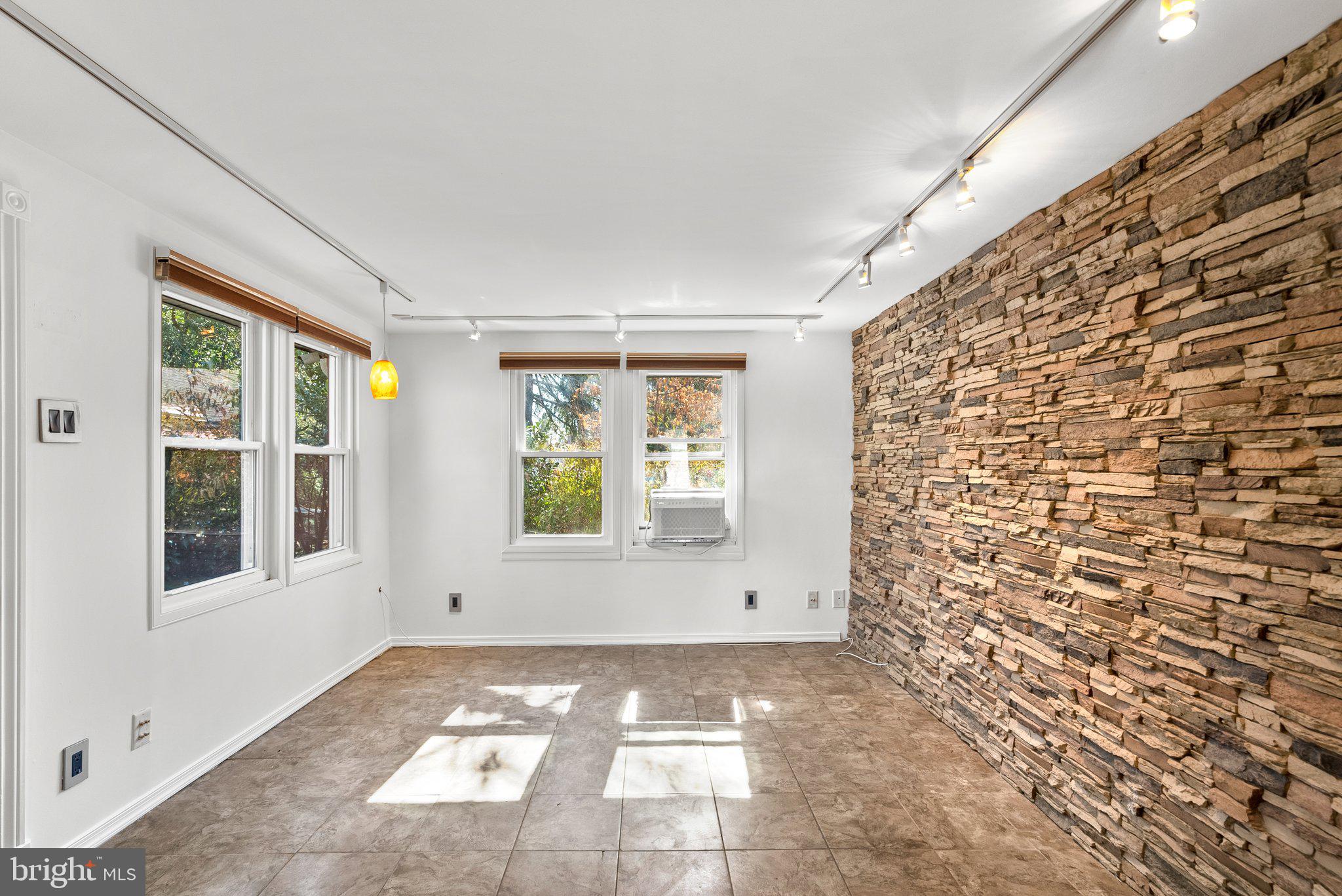 MOUNT RAINIER - Residential