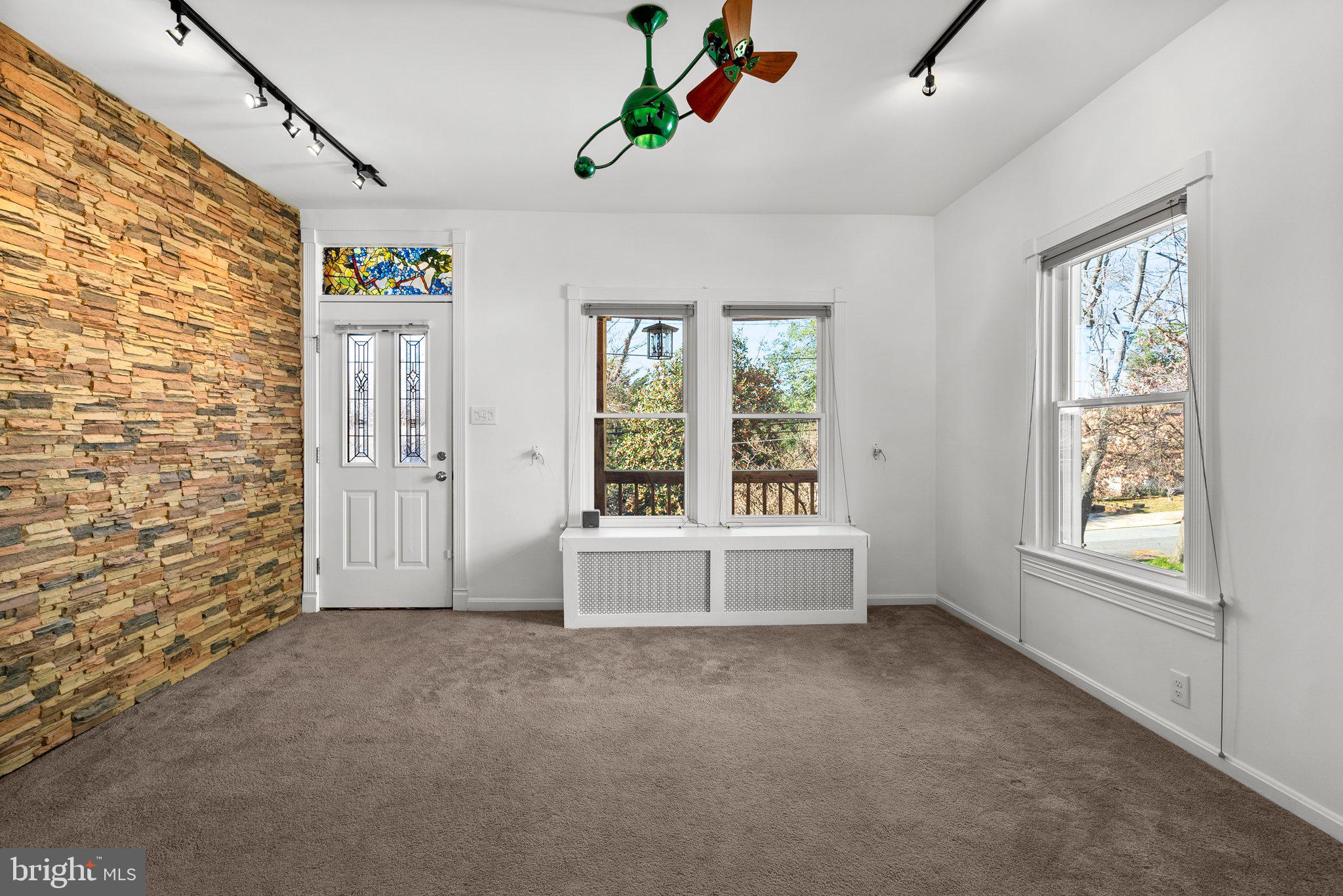 MOUNT RAINIER - Residential