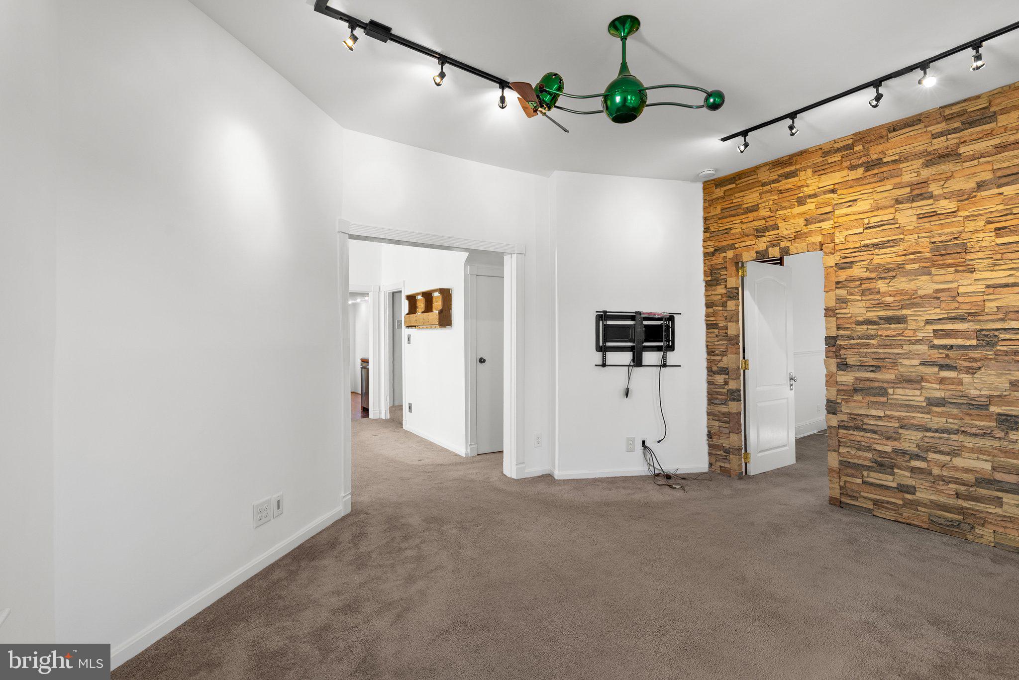 MOUNT RAINIER - Residential