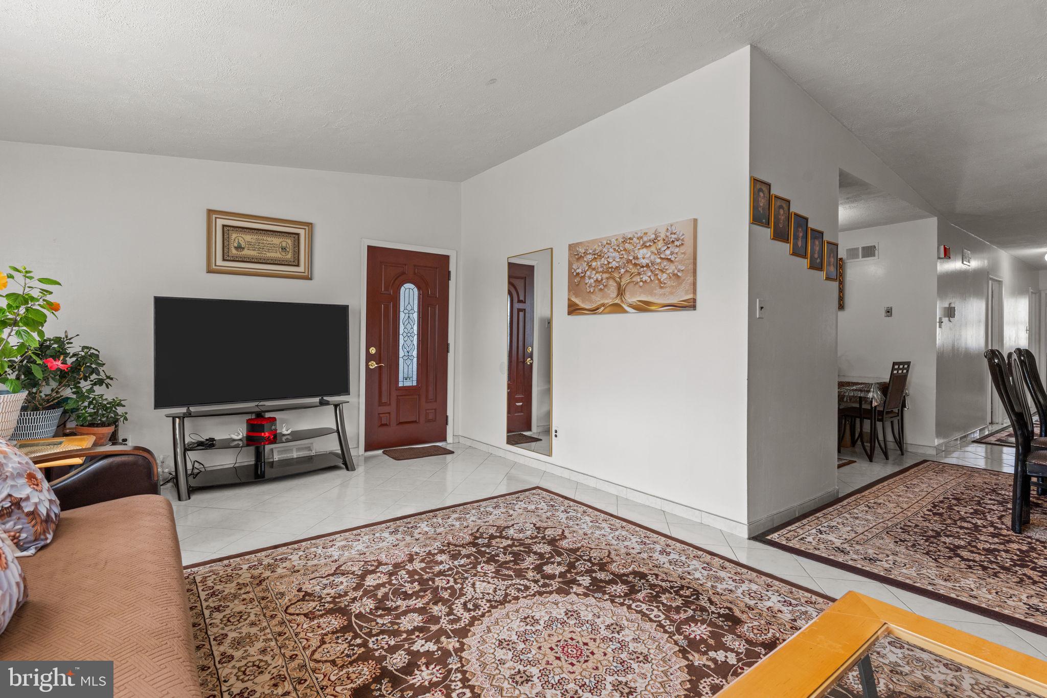 SOMERTON - Residential