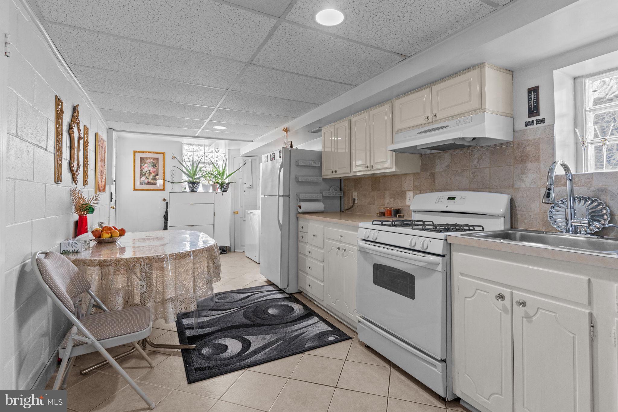 SOMERTON - Residential