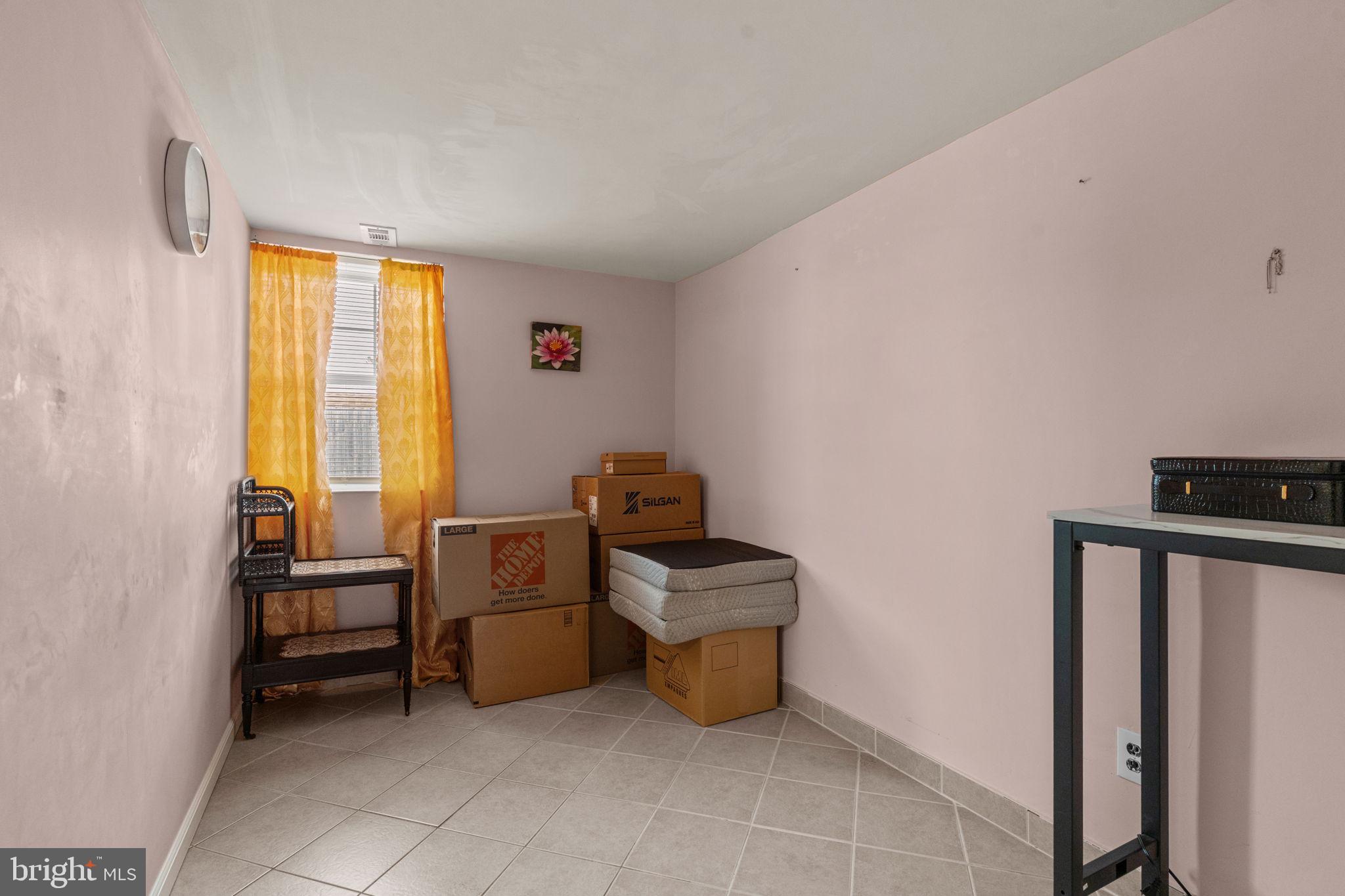 SOMERTON - Residential