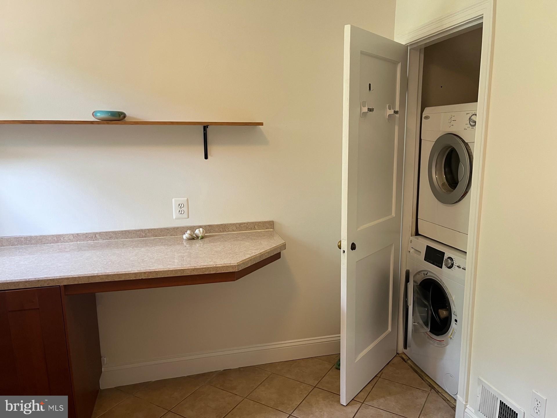 ARLINGTON VILLAGE - Residential Lease