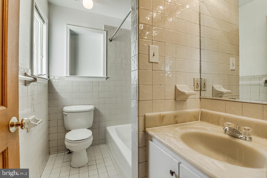 FAIRLAND - Residential Lease