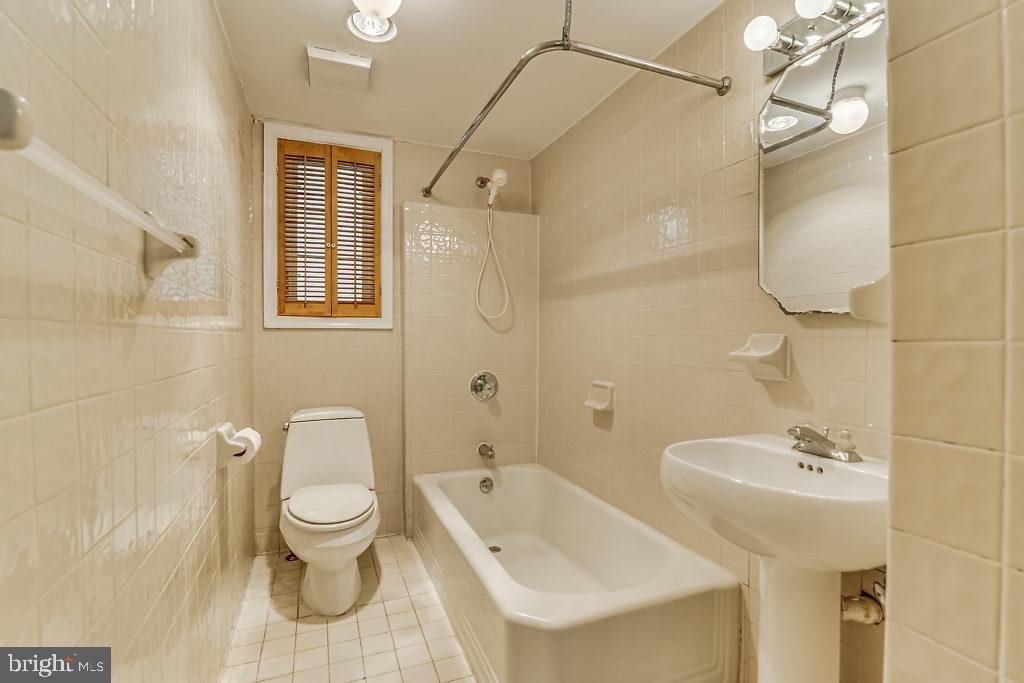 FAIRLAND - Residential Lease