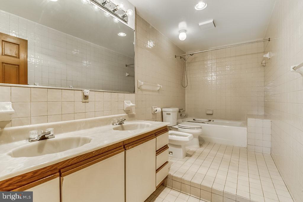 FAIRLAND - Residential Lease