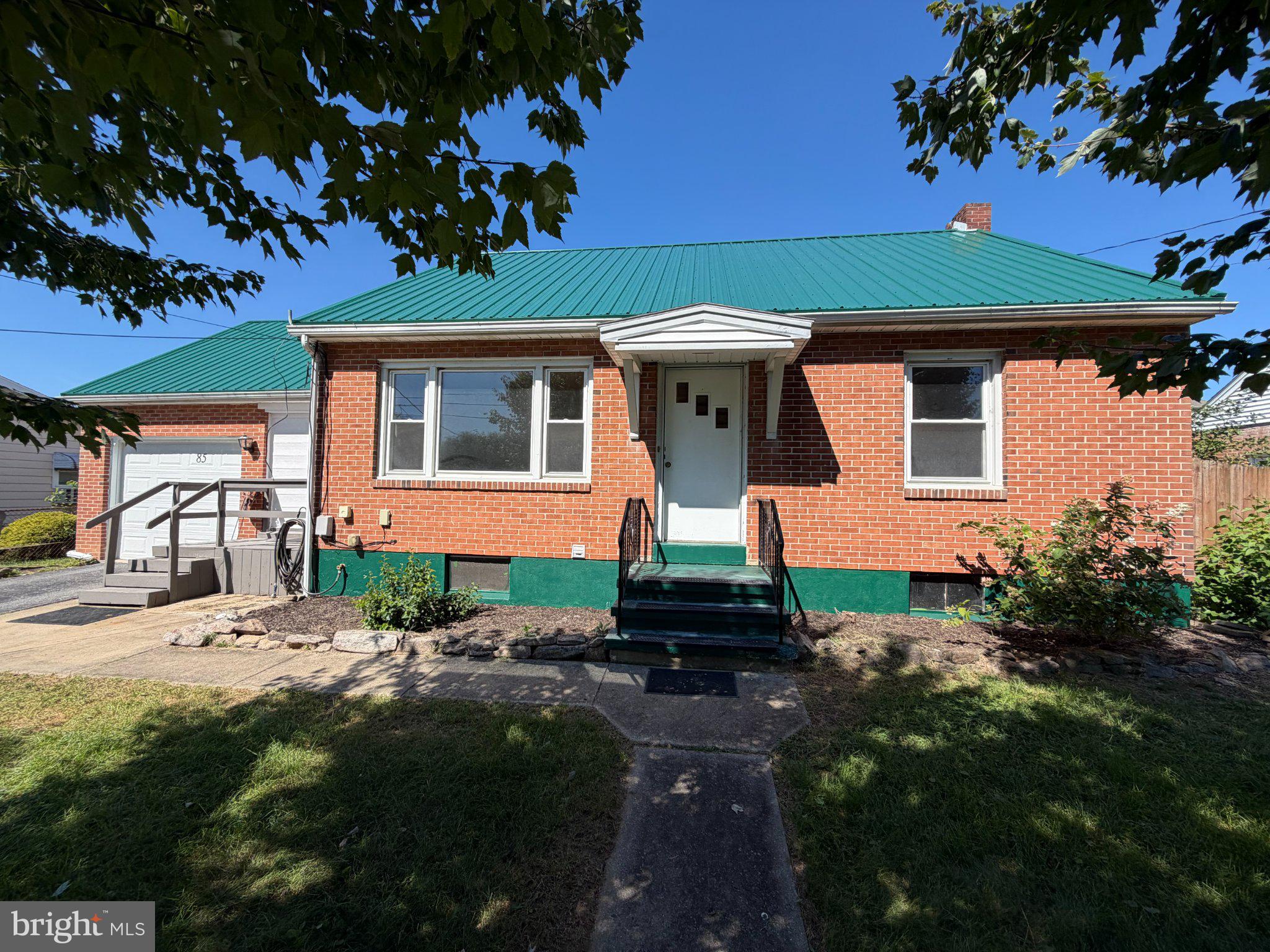 85 E COLLEGE AVENUE