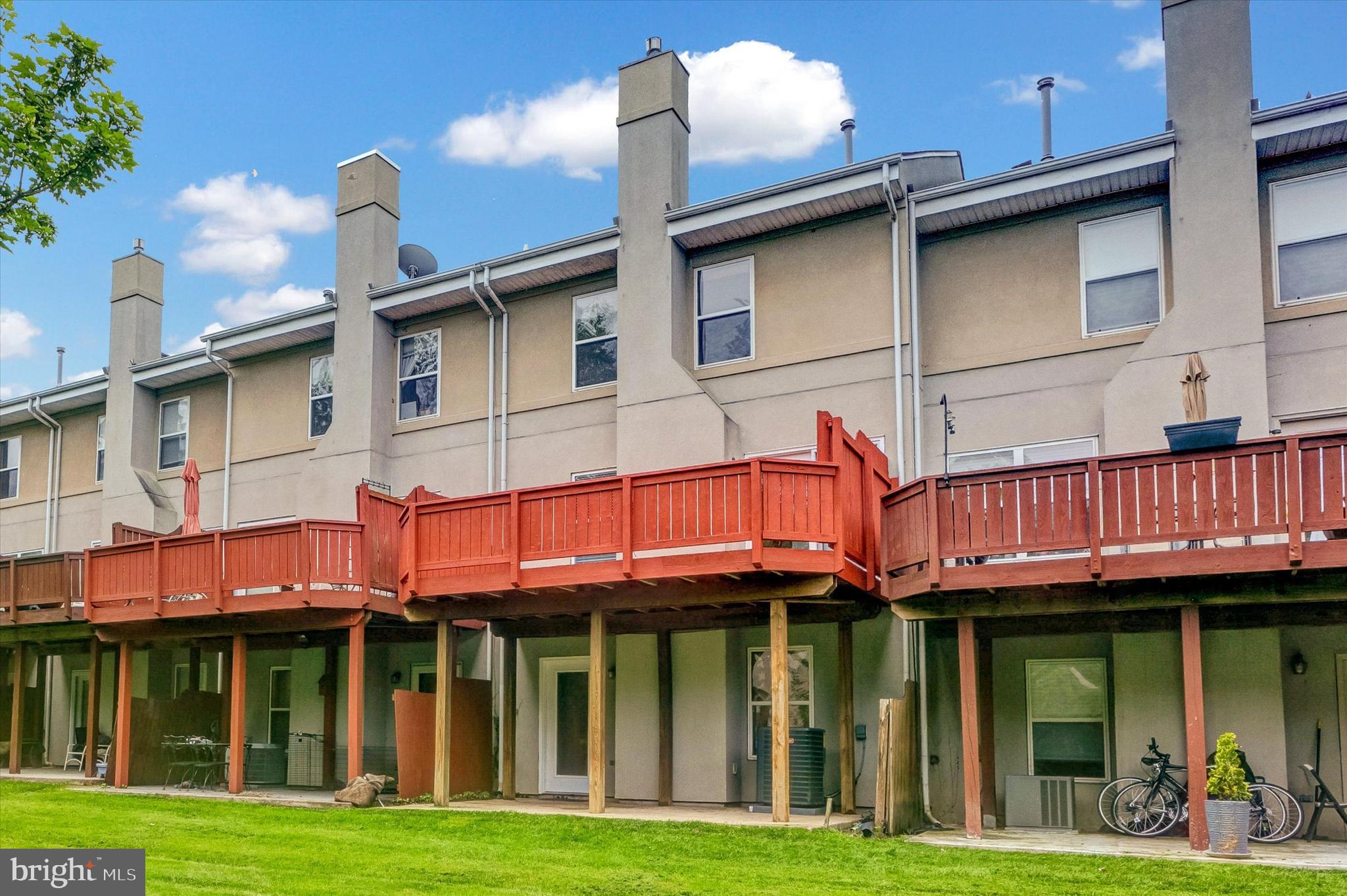 VILLAGES AT HOMELAND - Residential