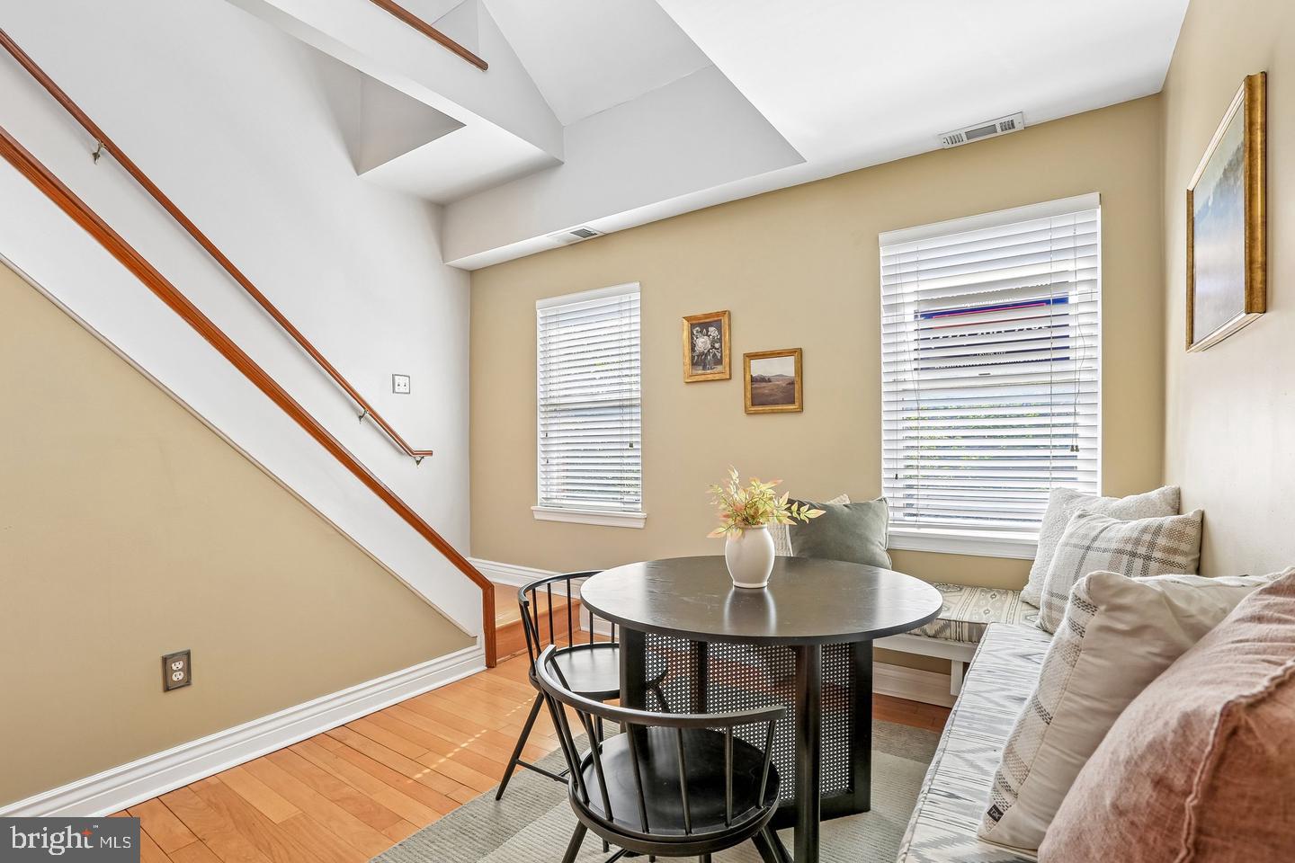 32 W MONTGOMERY STREET F