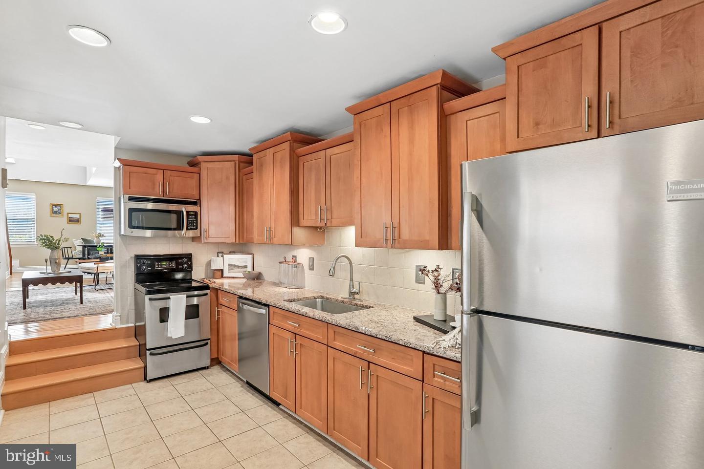 32 W MONTGOMERY STREET F