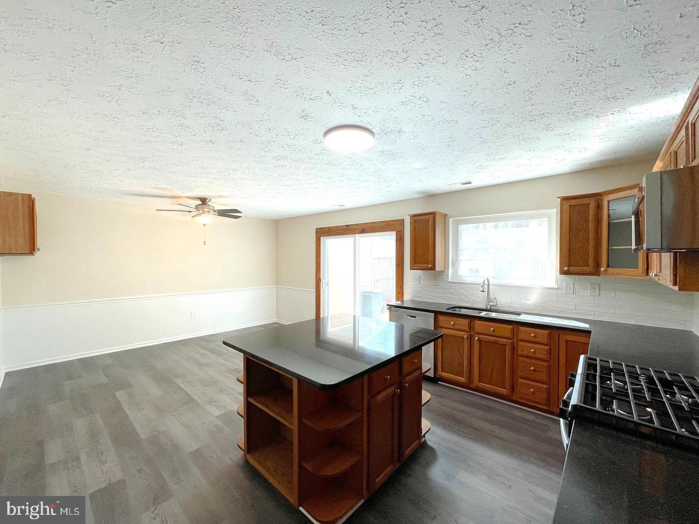 ST CHARLES SUB - DORCHESTER - Residential Lease