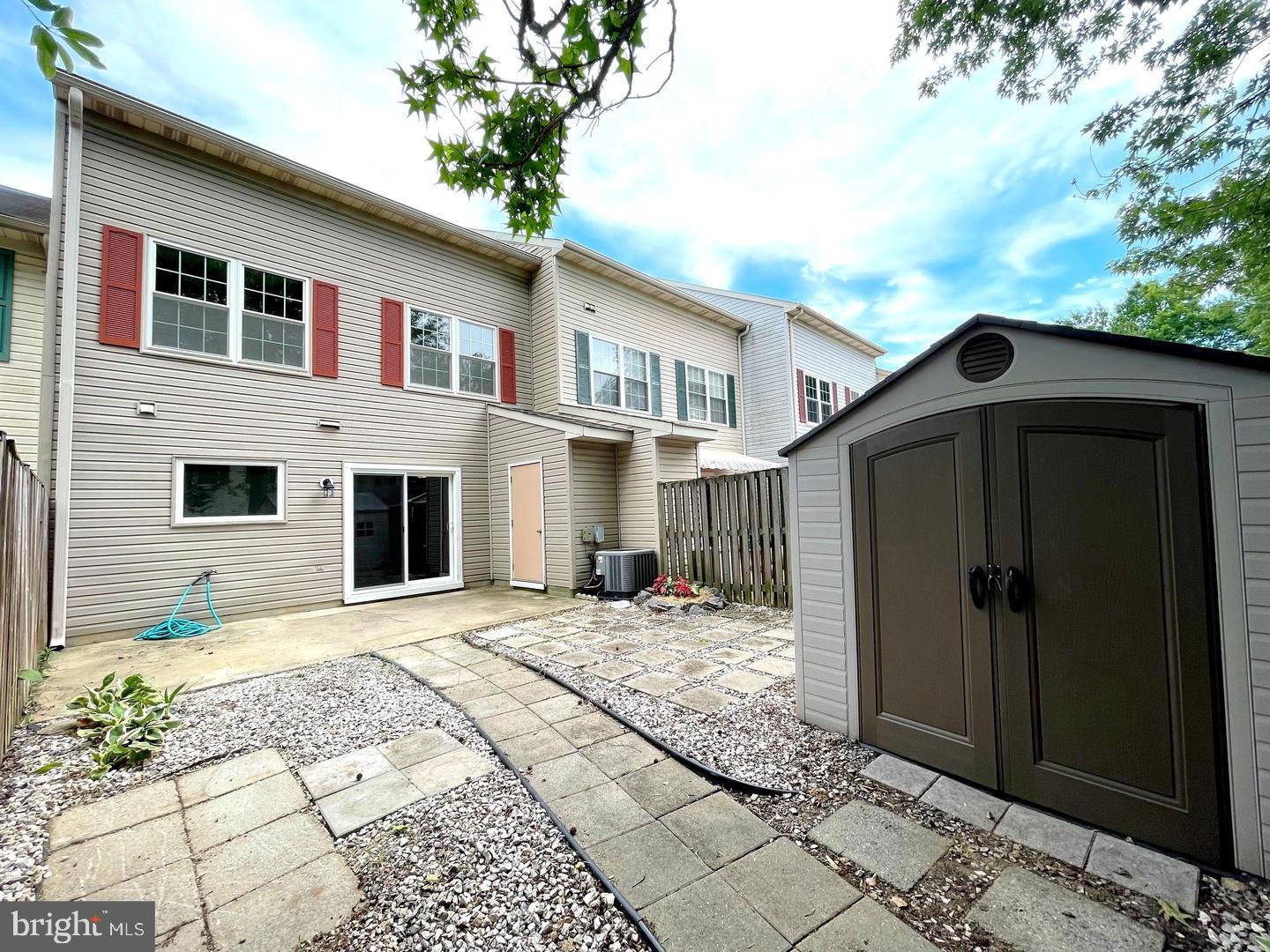 ST CHARLES SUB - DORCHESTER - Residential Lease