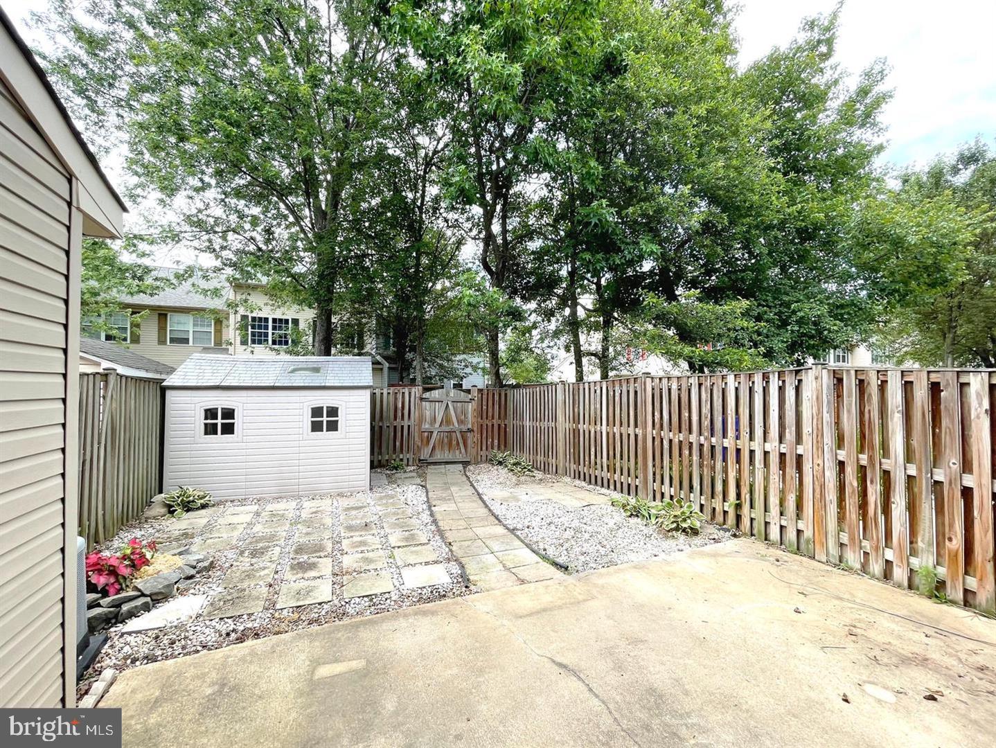 ST CHARLES SUB - DORCHESTER - Residential Lease