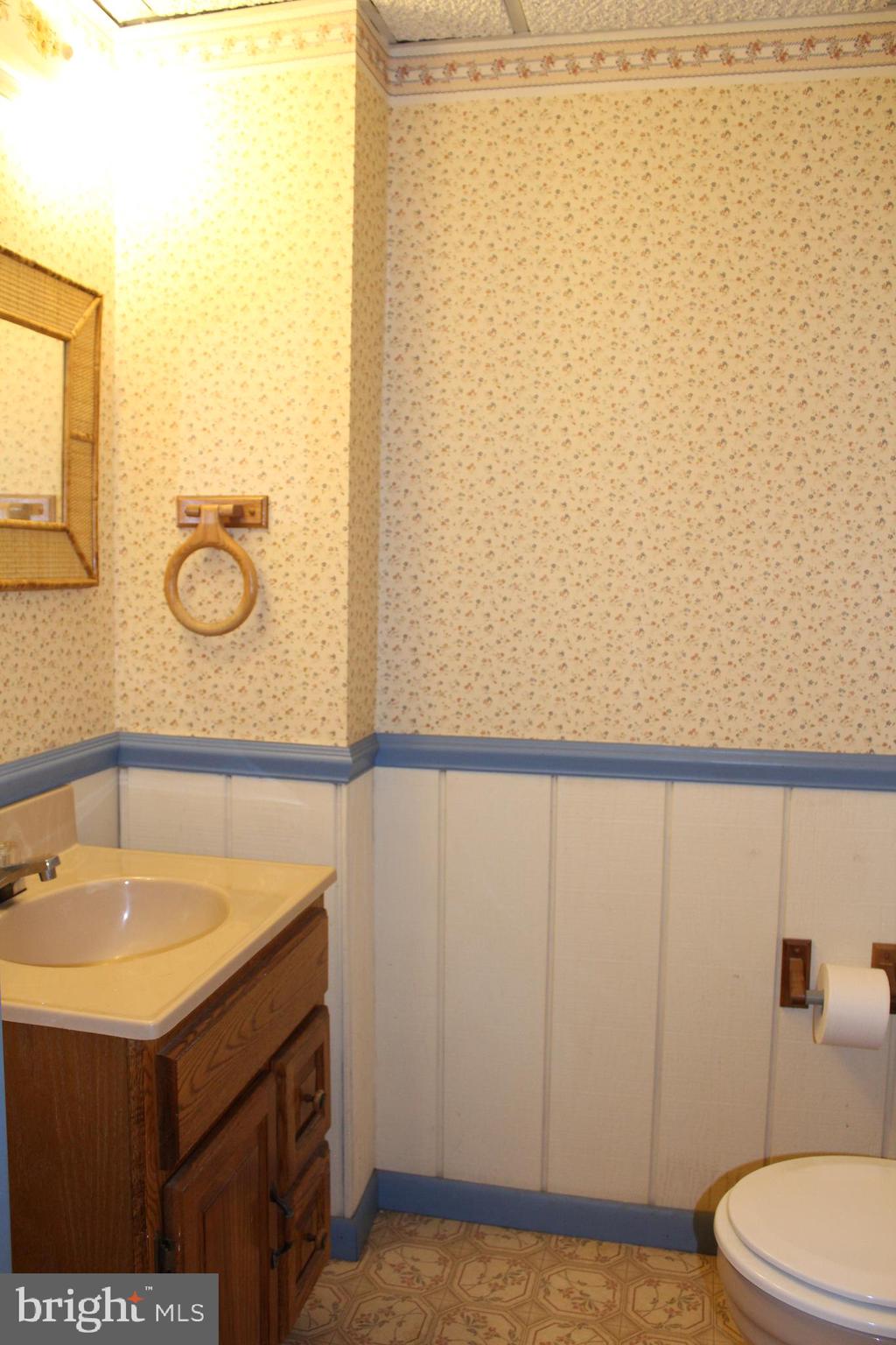 DUNSHIRE TOWNHOUSES - Residential