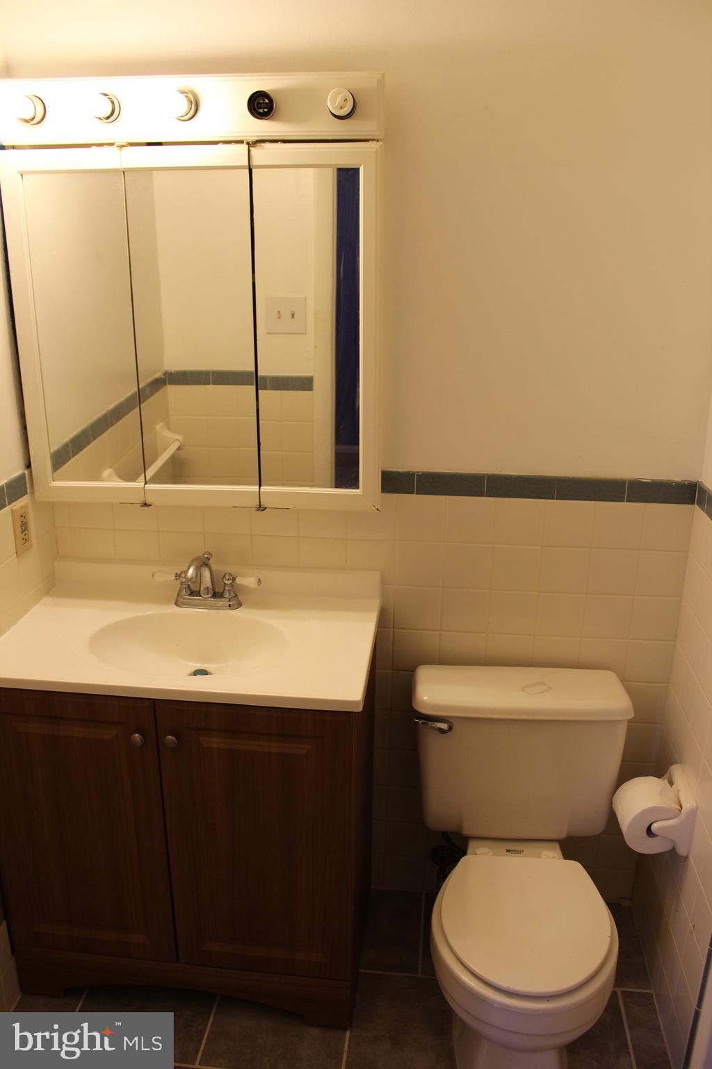 DUNSHIRE TOWNHOUSES - Residential