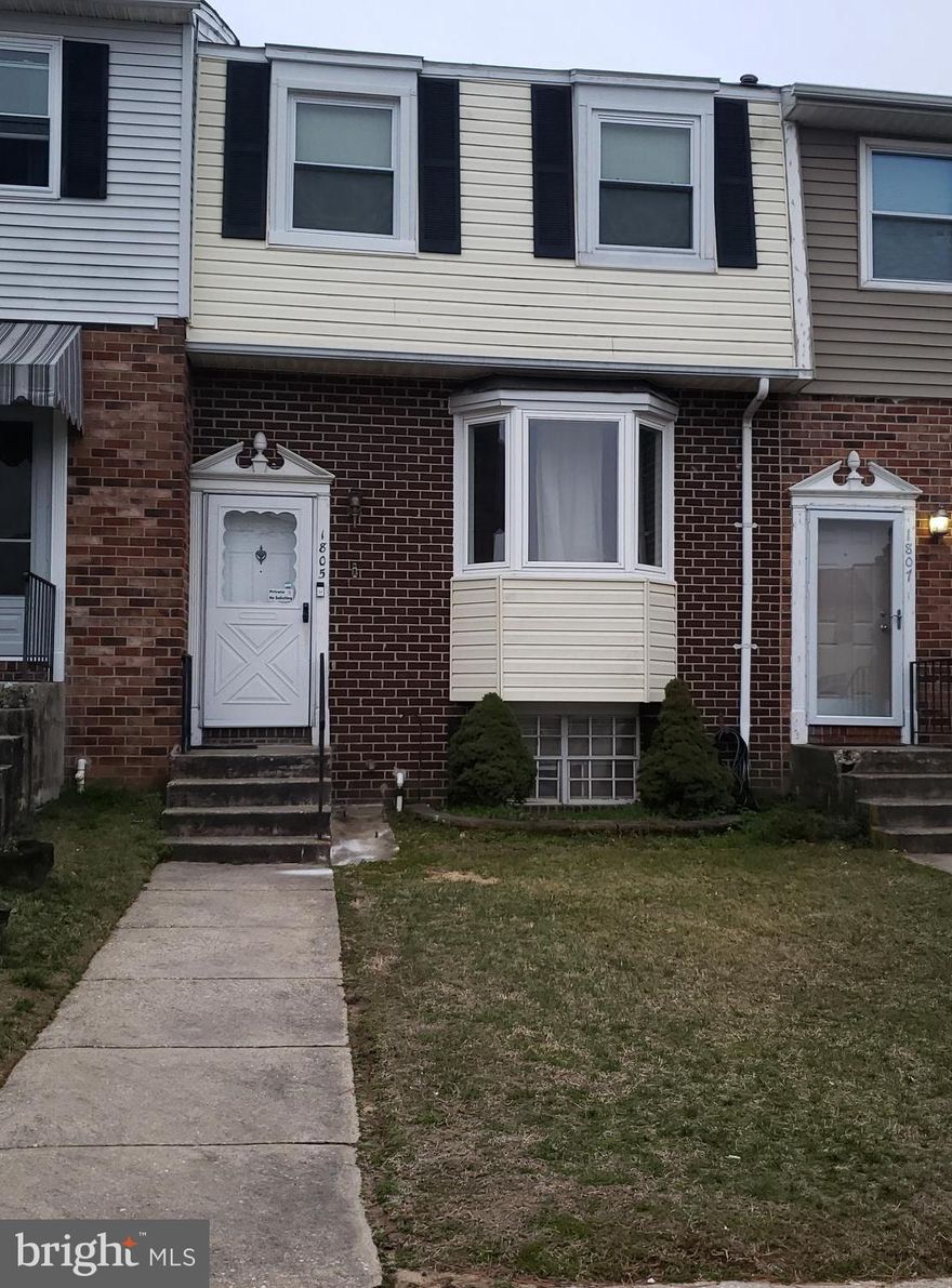 Rare find in the Dunshire Townhome Community.  Clean, well maintained, move in ready home with updated master bath, beautiful hardwood floors on the main level and finished basement perfect for entertaining.  Great starter home, ready for your updates for the perfect home.   New HVAC in 2017, new hot water heater in 2018.  Motivated seller, bring all reasonable offers. This house won't last long!  1 year Home warranty included.