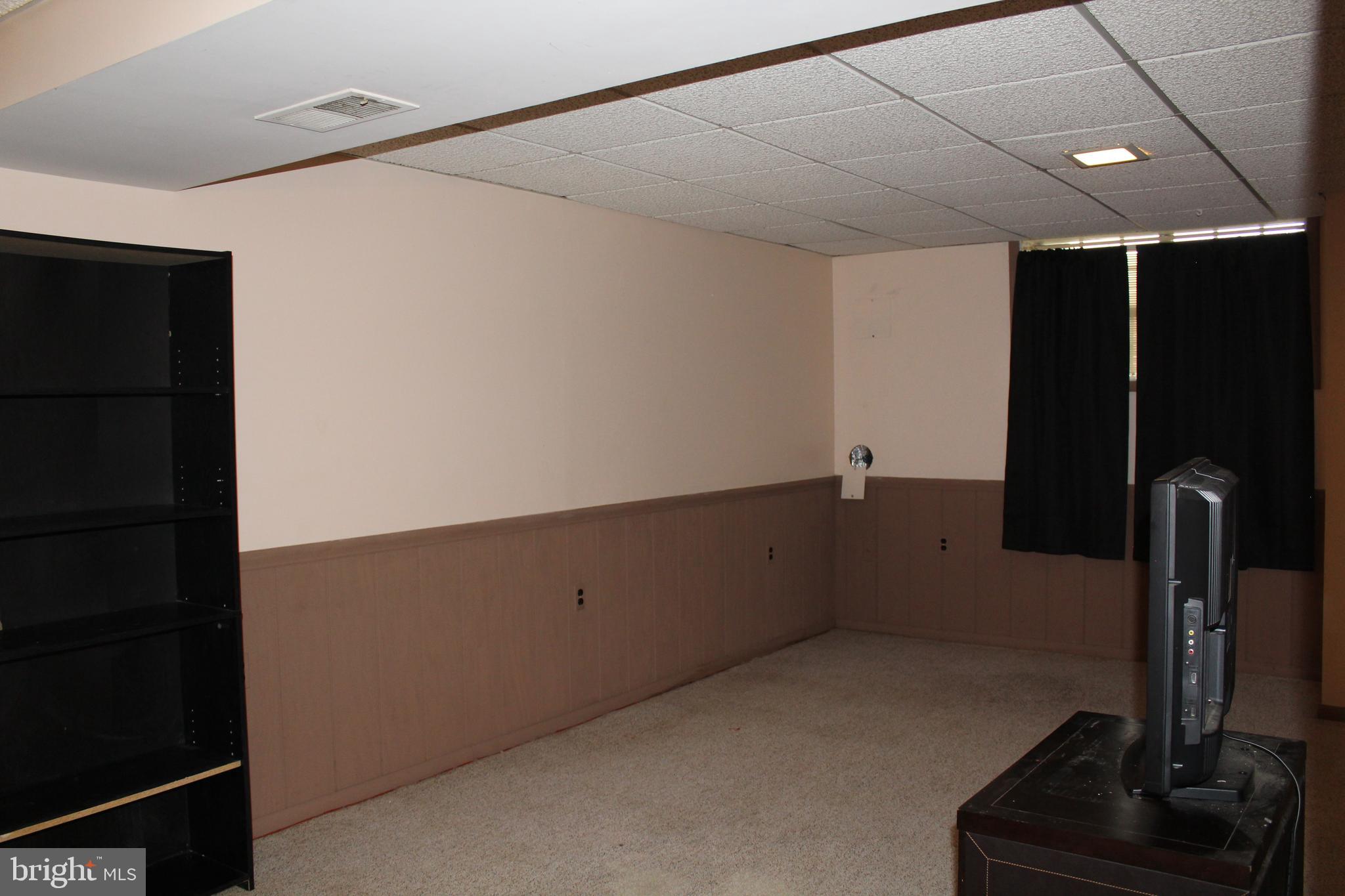 DUNSHIRE TOWNHOUSES - Residential