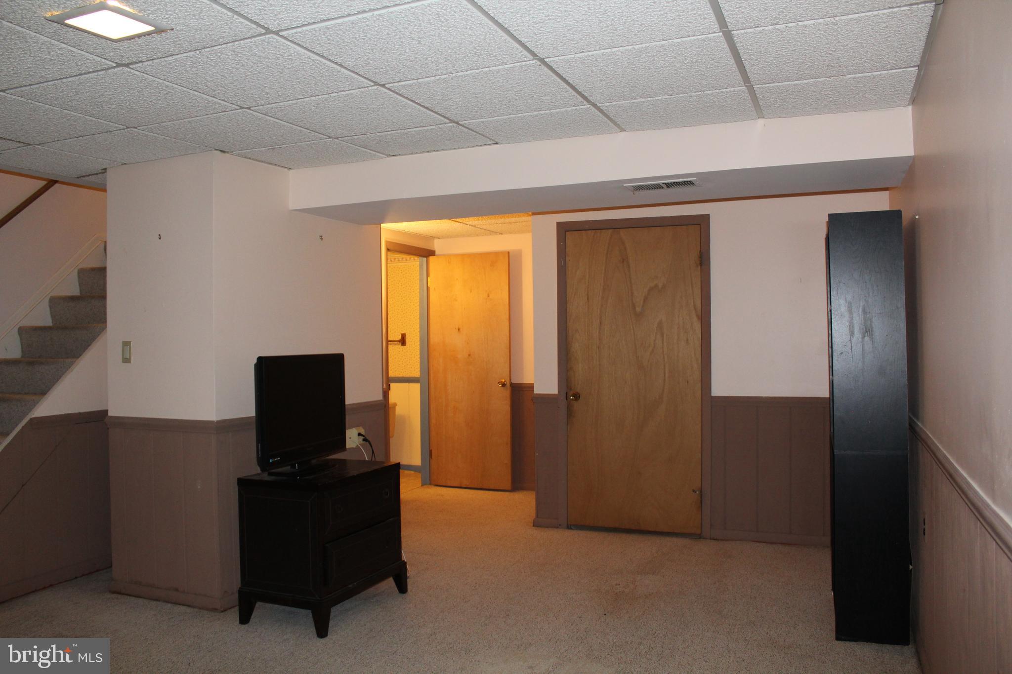 DUNSHIRE TOWNHOUSES - Residential