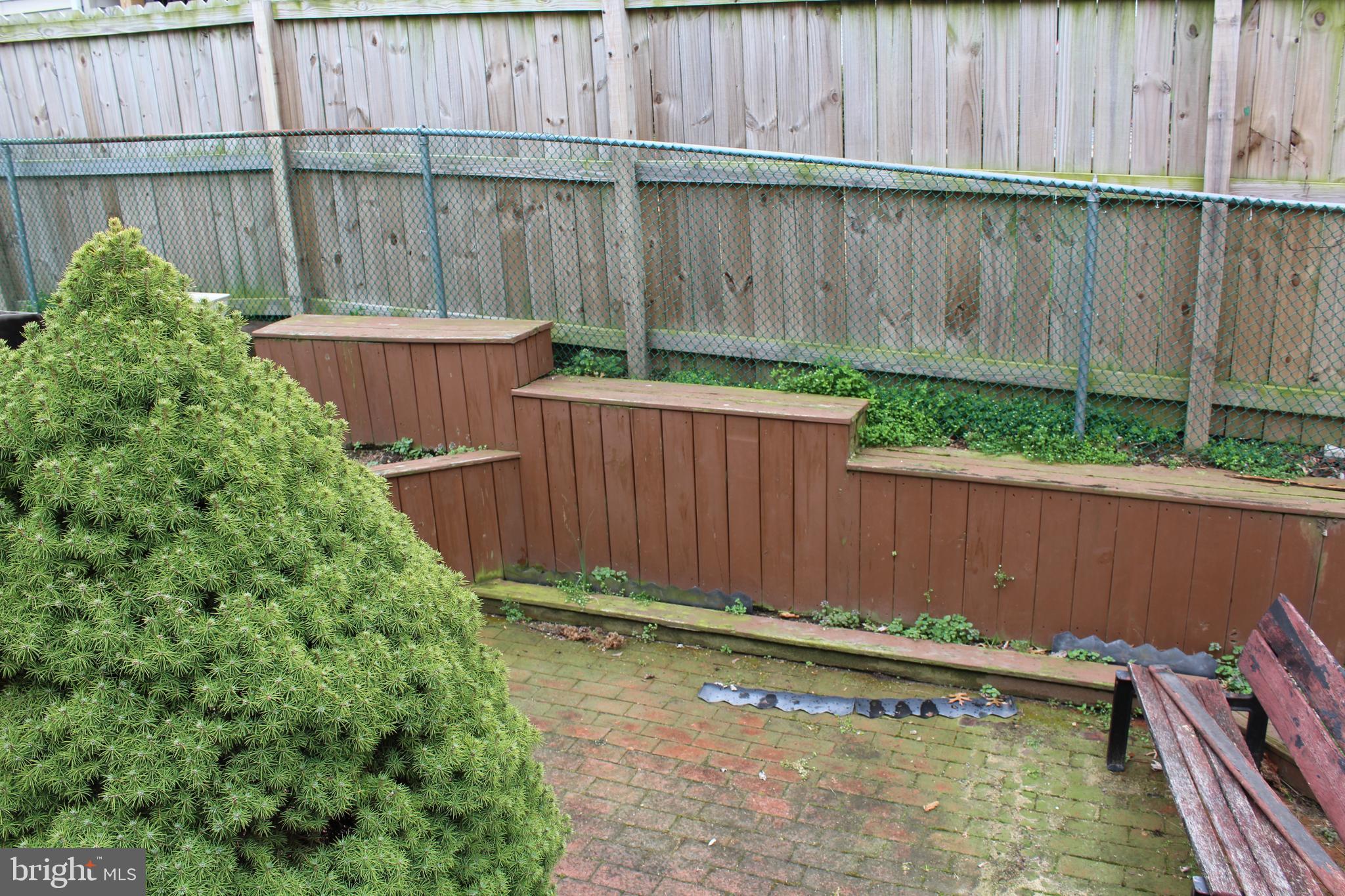 DUNSHIRE TOWNHOUSES - Residential