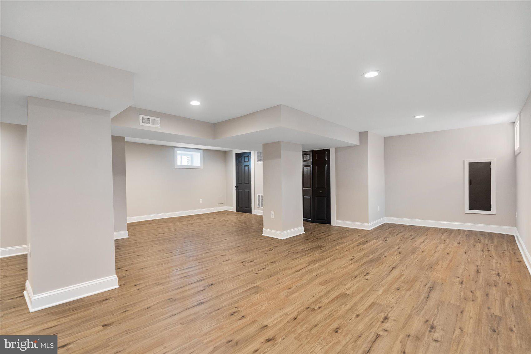 GARWYN OAKS - Residential