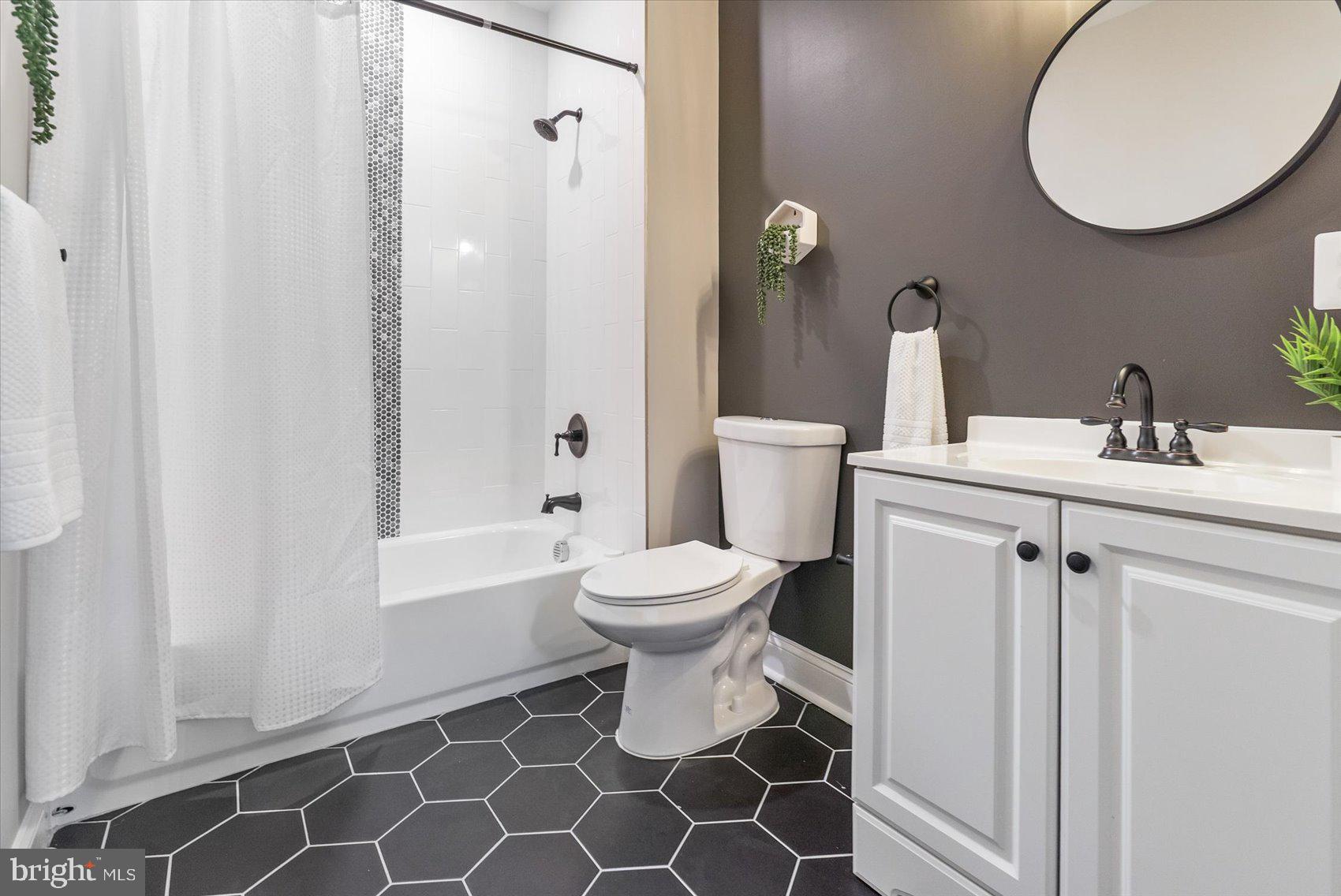 GARWYN OAKS - Residential