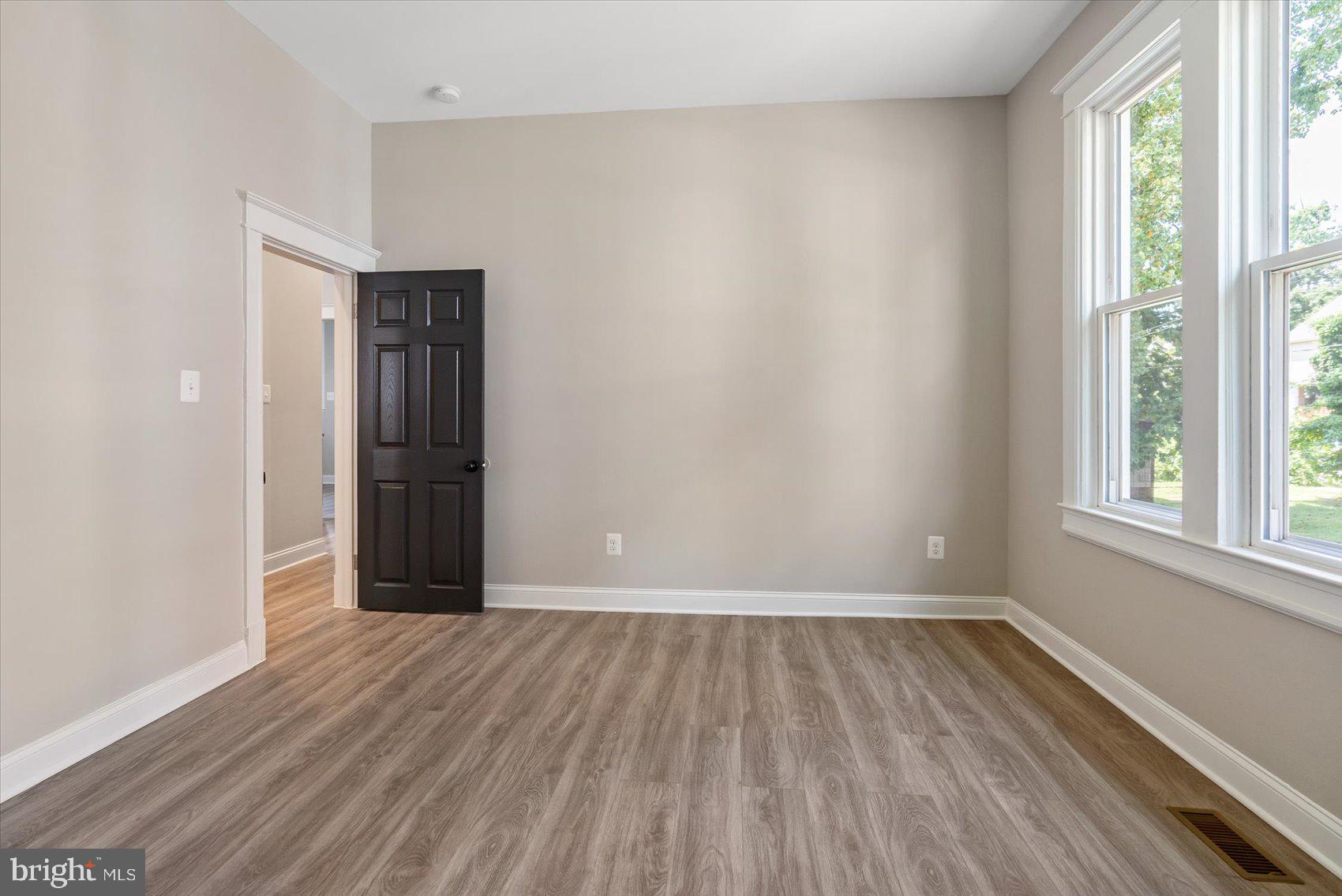 GARWYN OAKS - Residential