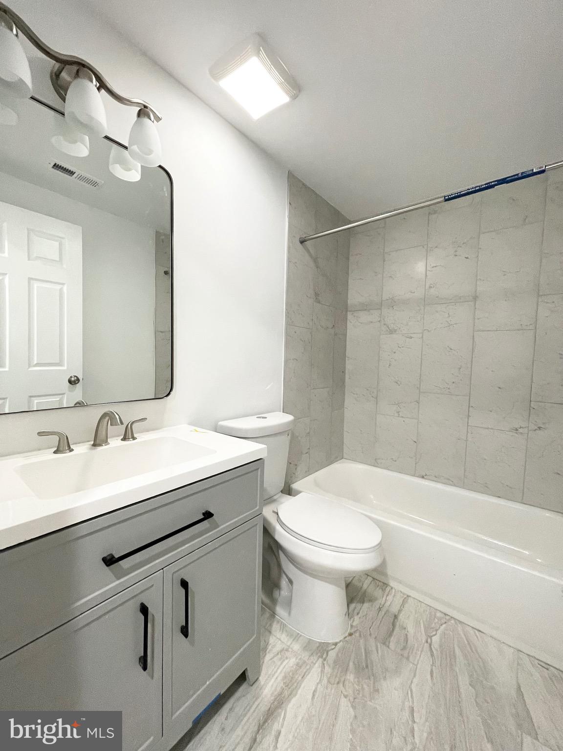 OVERLOOK - Residential Lease