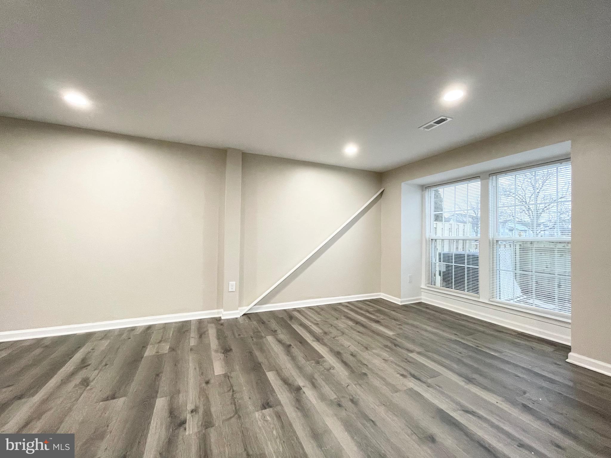 OVERLOOK - Residential Lease