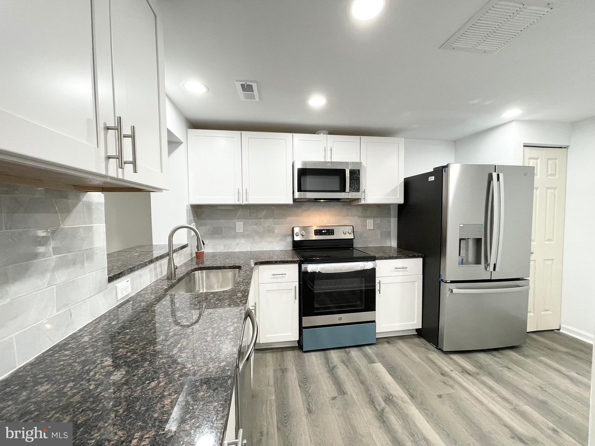 OVERLOOK - Residential Lease