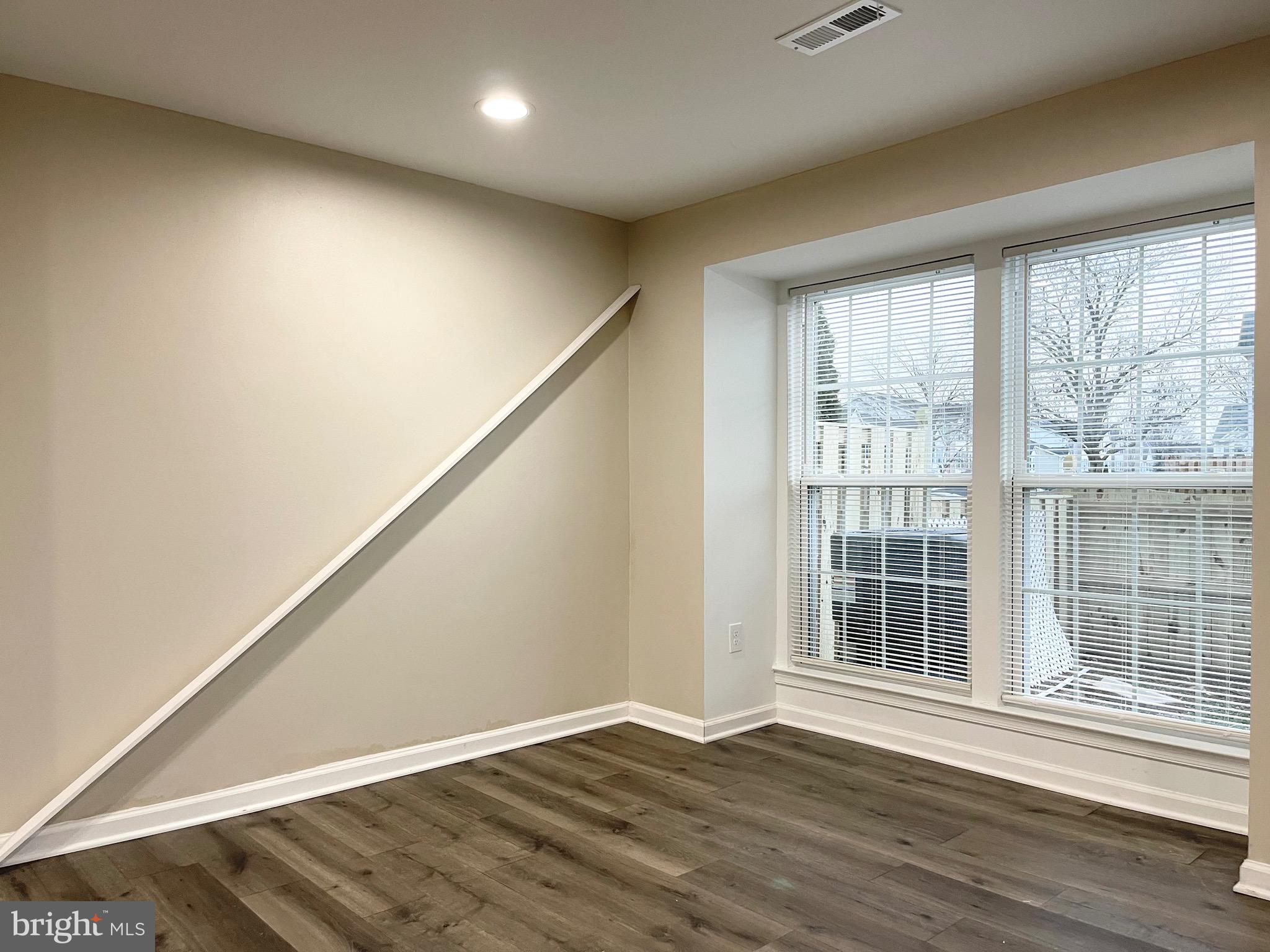 OVERLOOK - Residential Lease