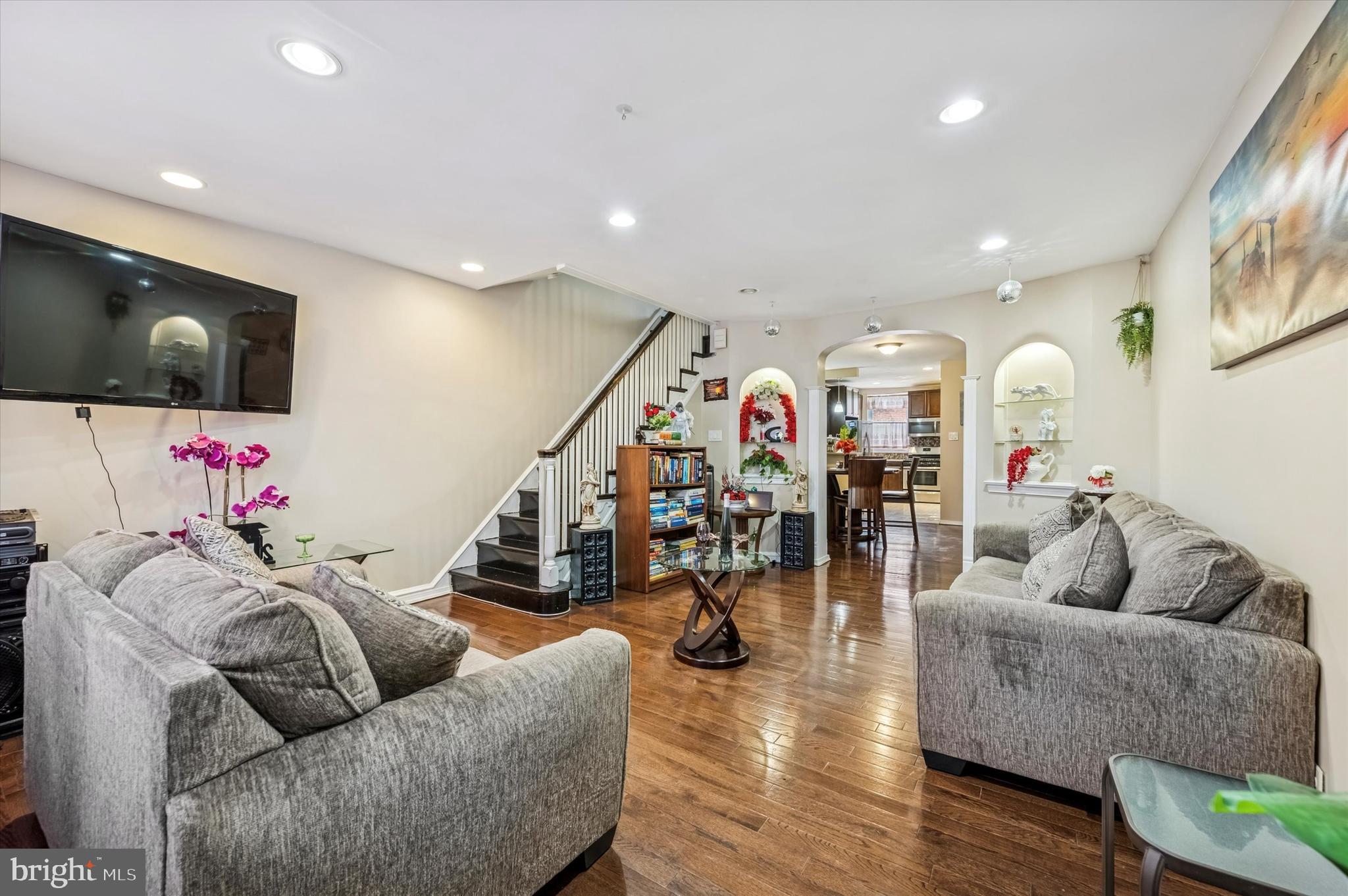 WEST OAK LANE - Residential