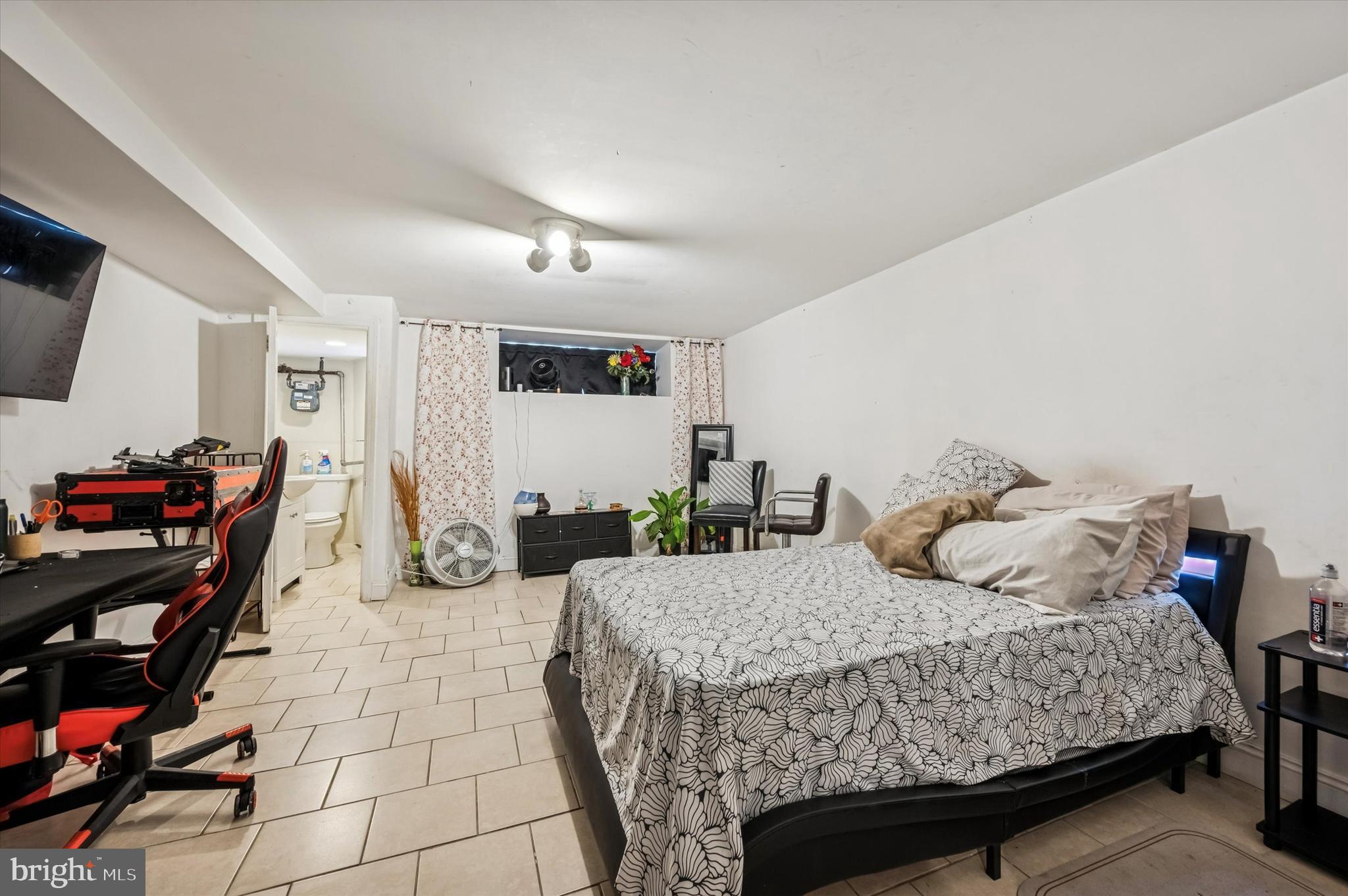 WEST OAK LANE - Residential