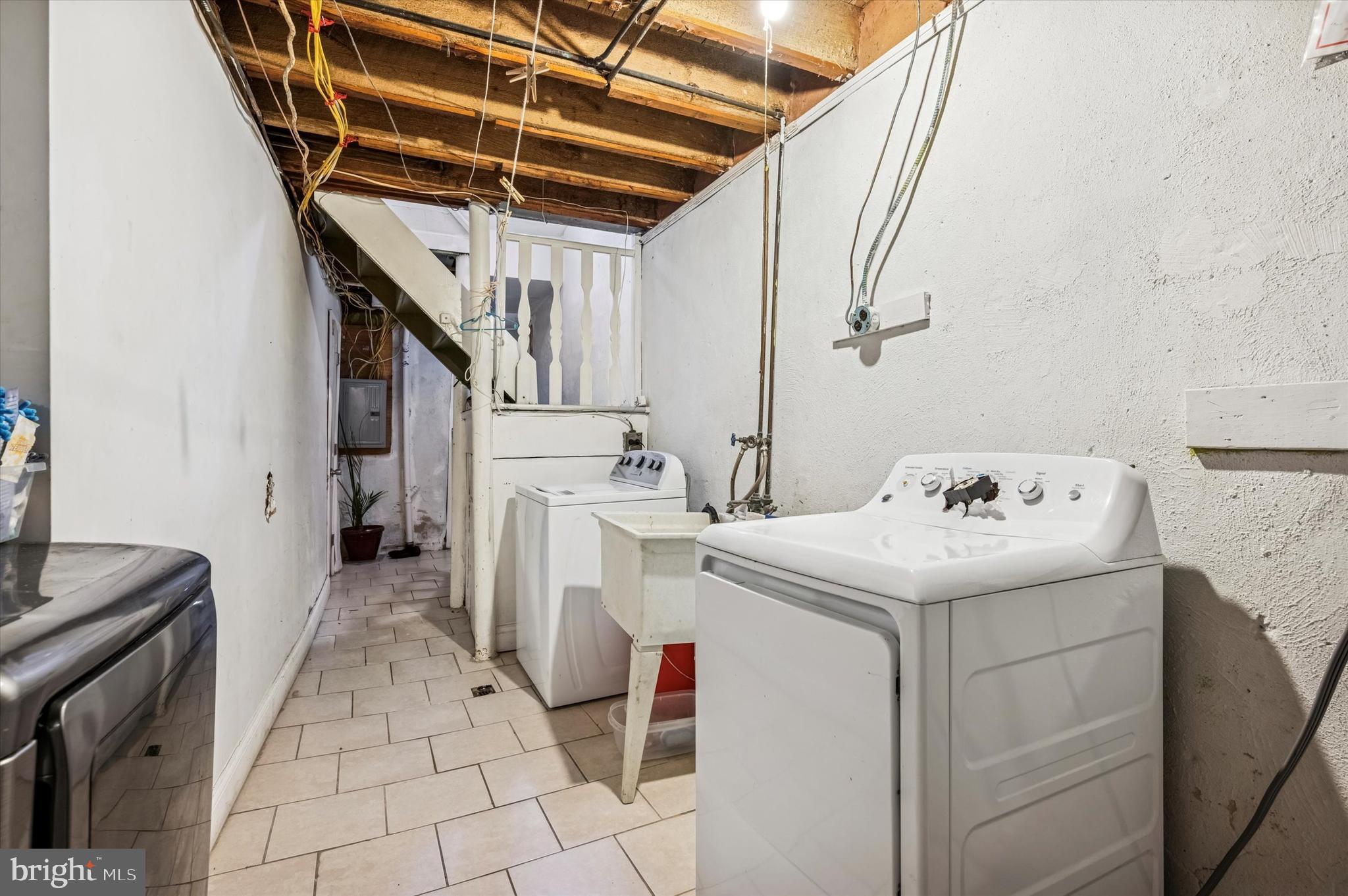 WEST OAK LANE - Residential