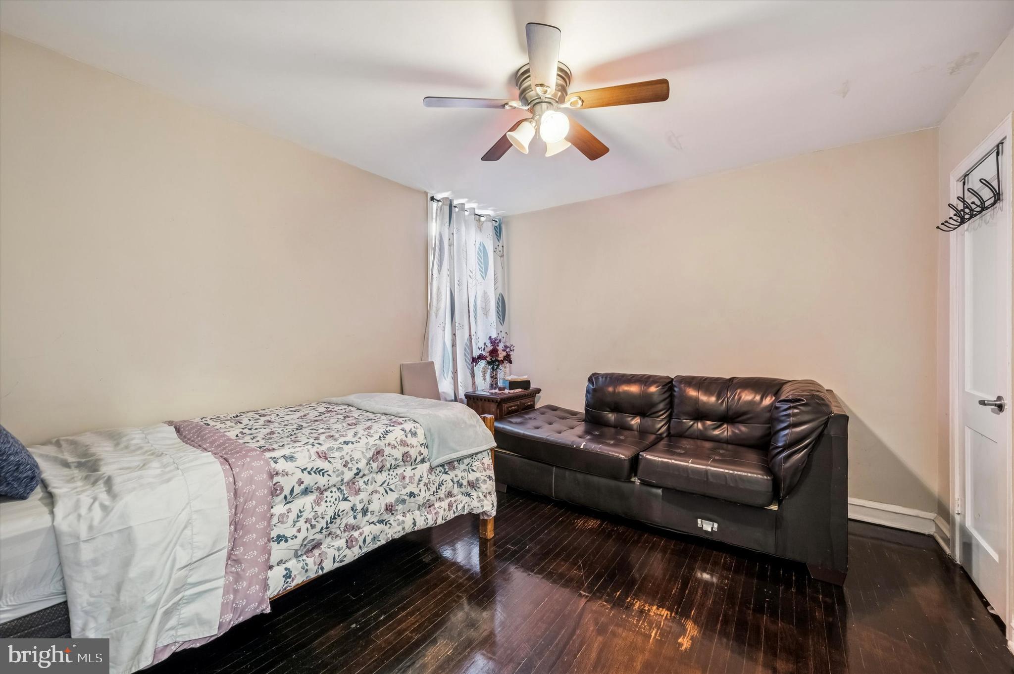 WEST OAK LANE - Residential