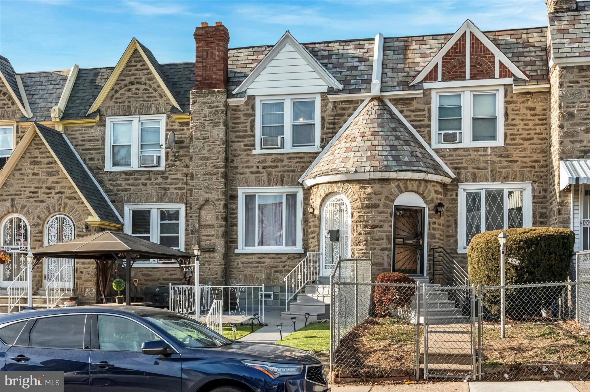 WEST OAK LANE - Residential