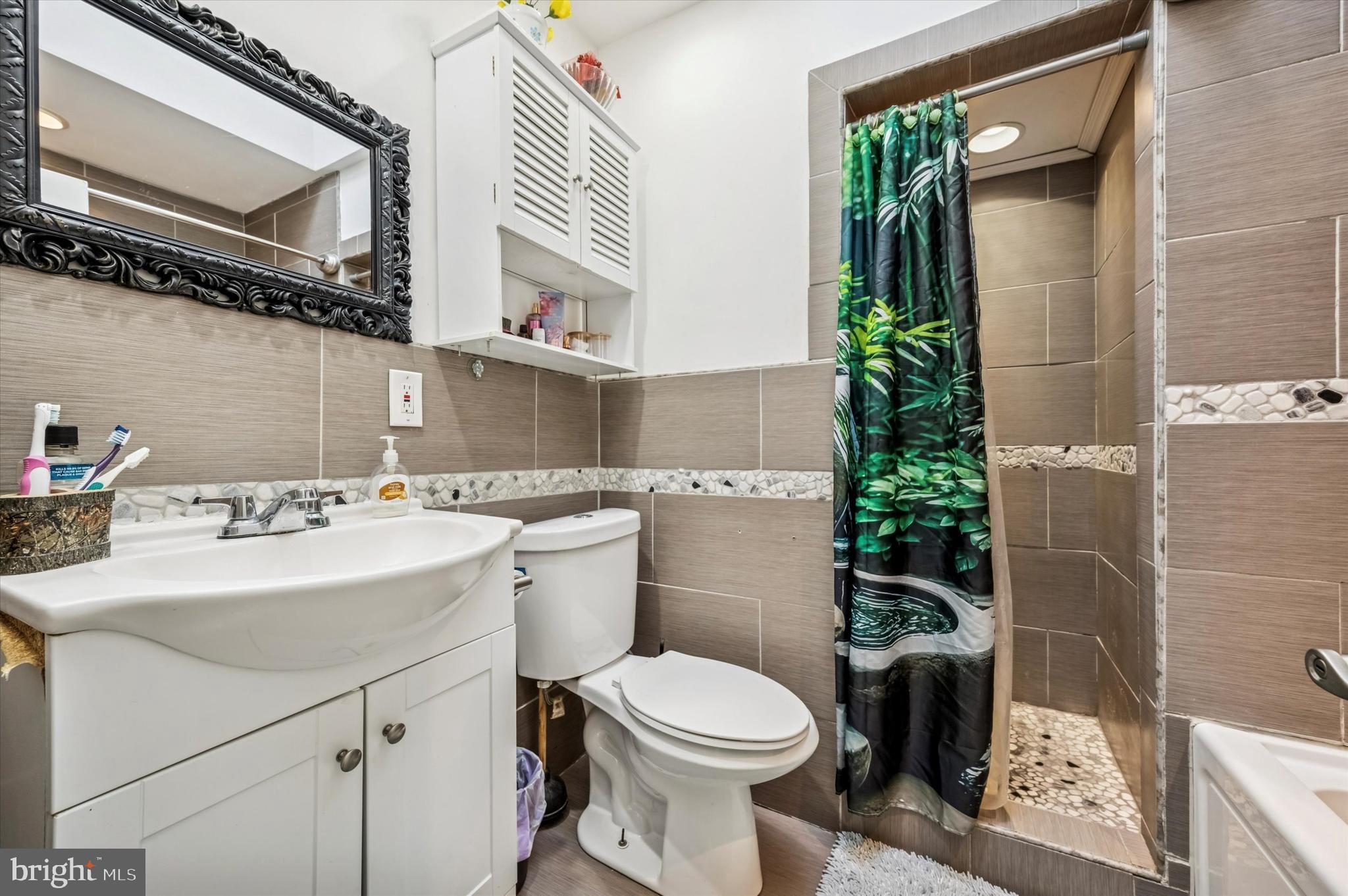 WEST OAK LANE - Residential