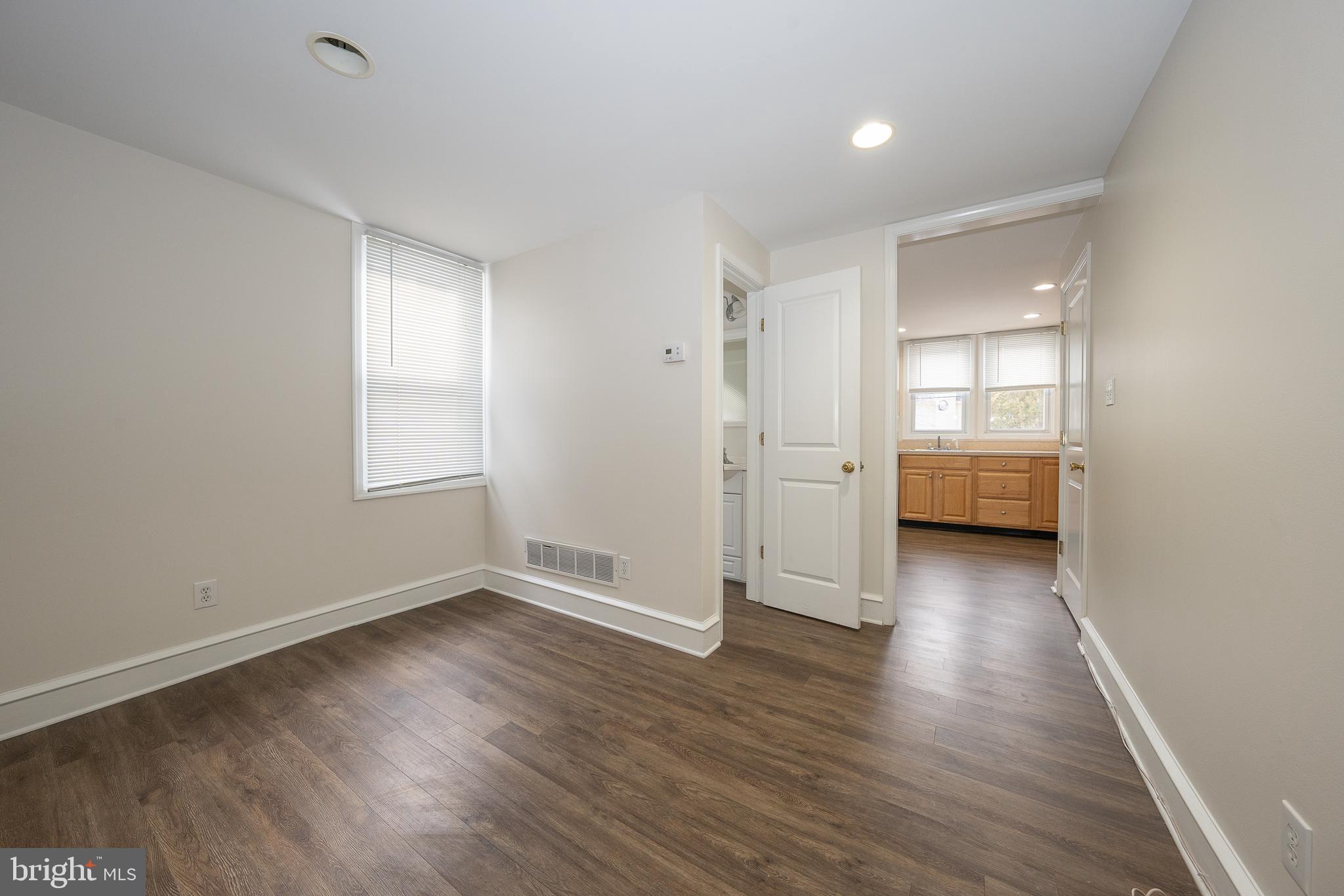 BRYN MAWR - Residential