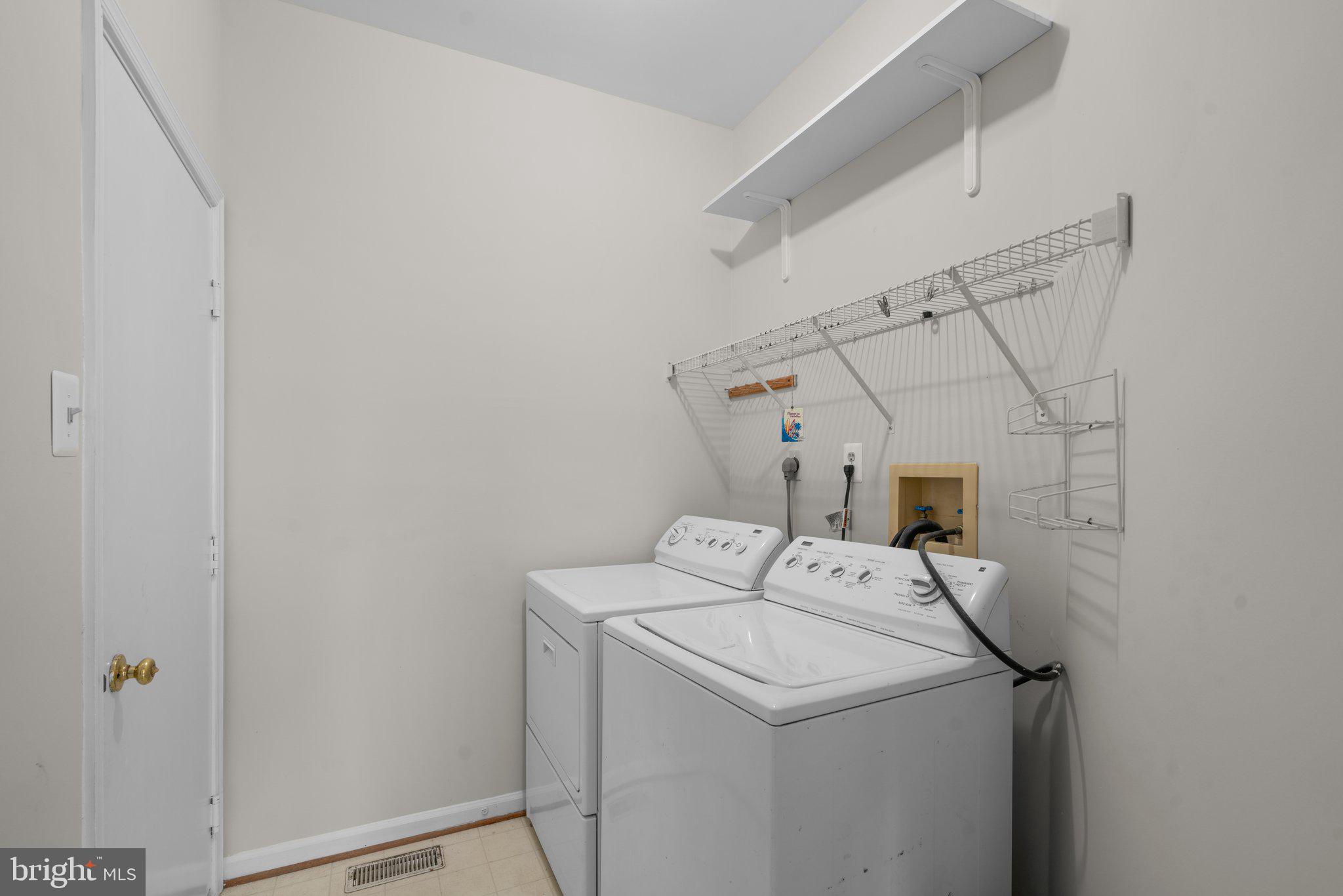 COLLEGE HILLS - Residential