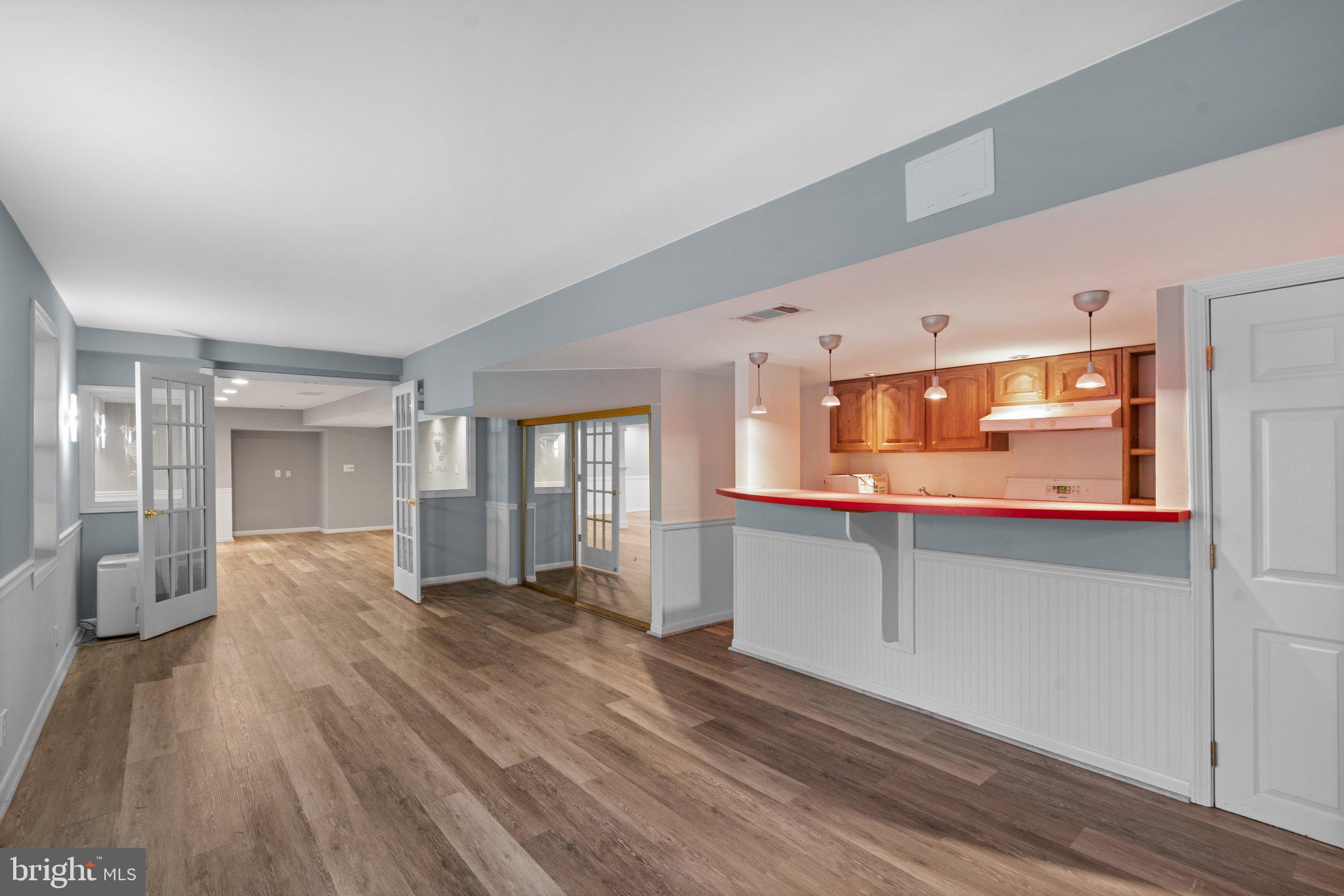 COLLEGE HILLS - Residential