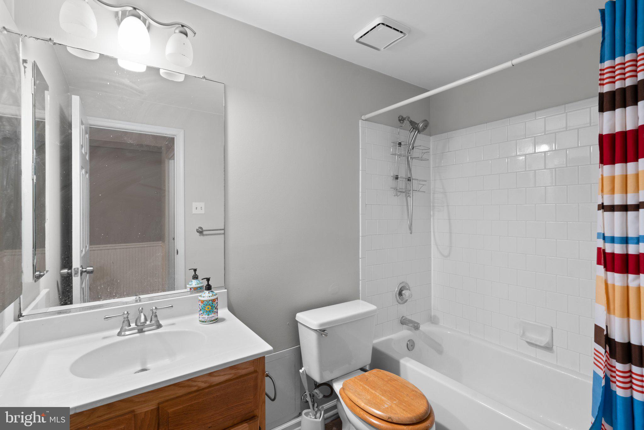 COLLEGE HILLS - Residential