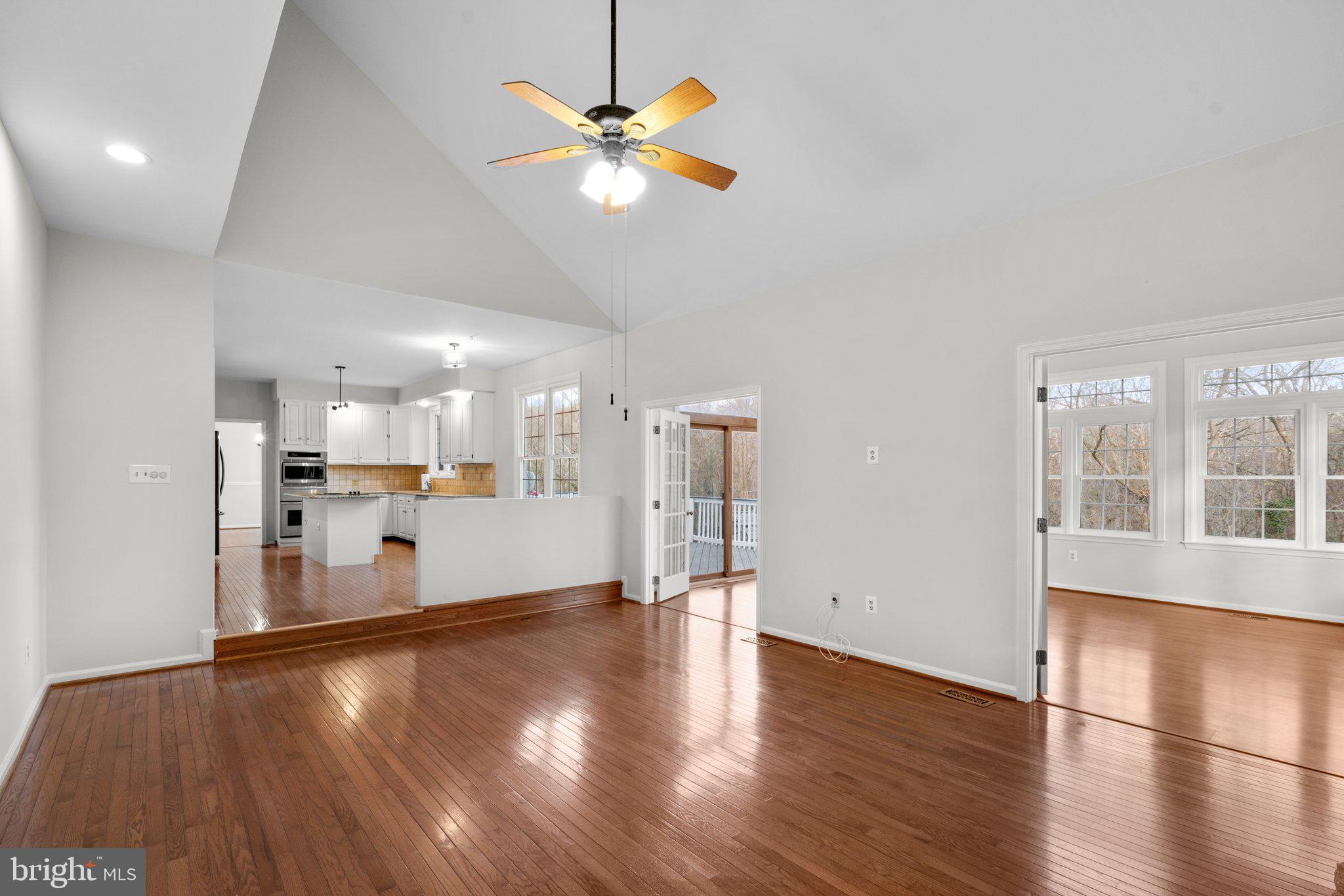 COLLEGE HILLS - Residential