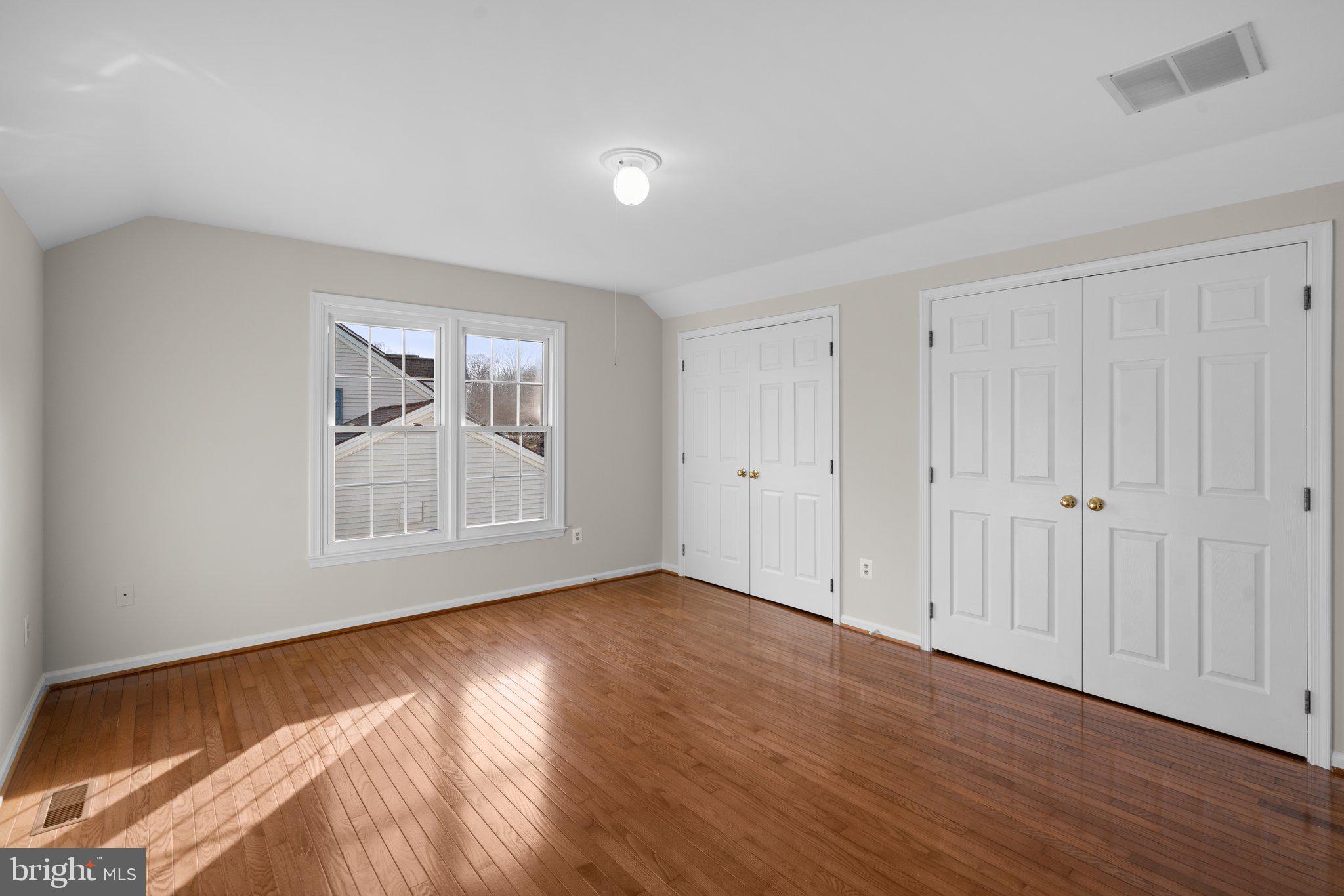 COLLEGE HILLS - Residential