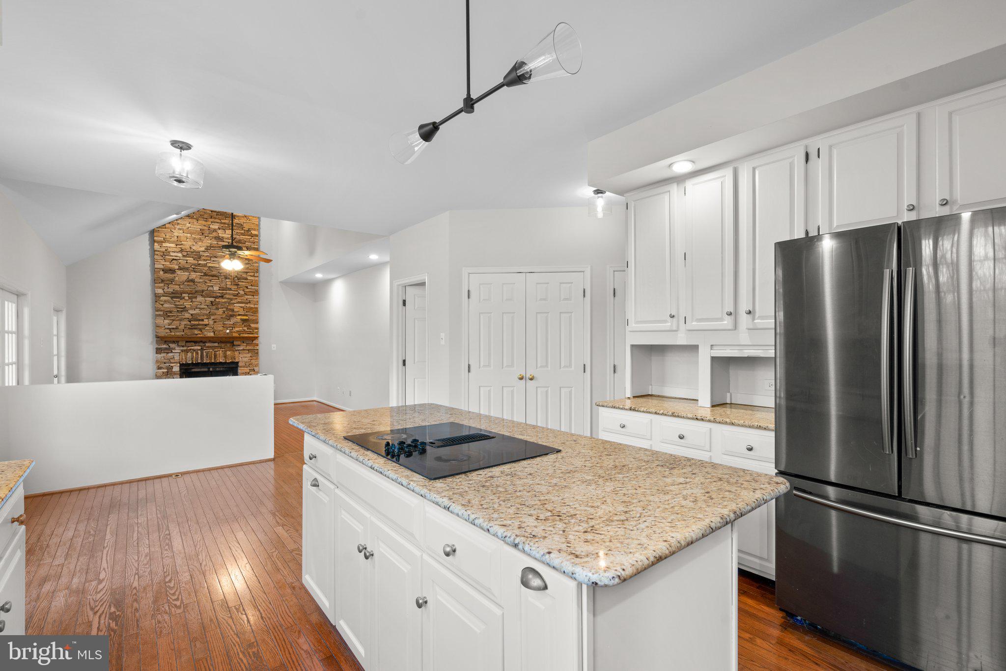 COLLEGE HILLS - Residential