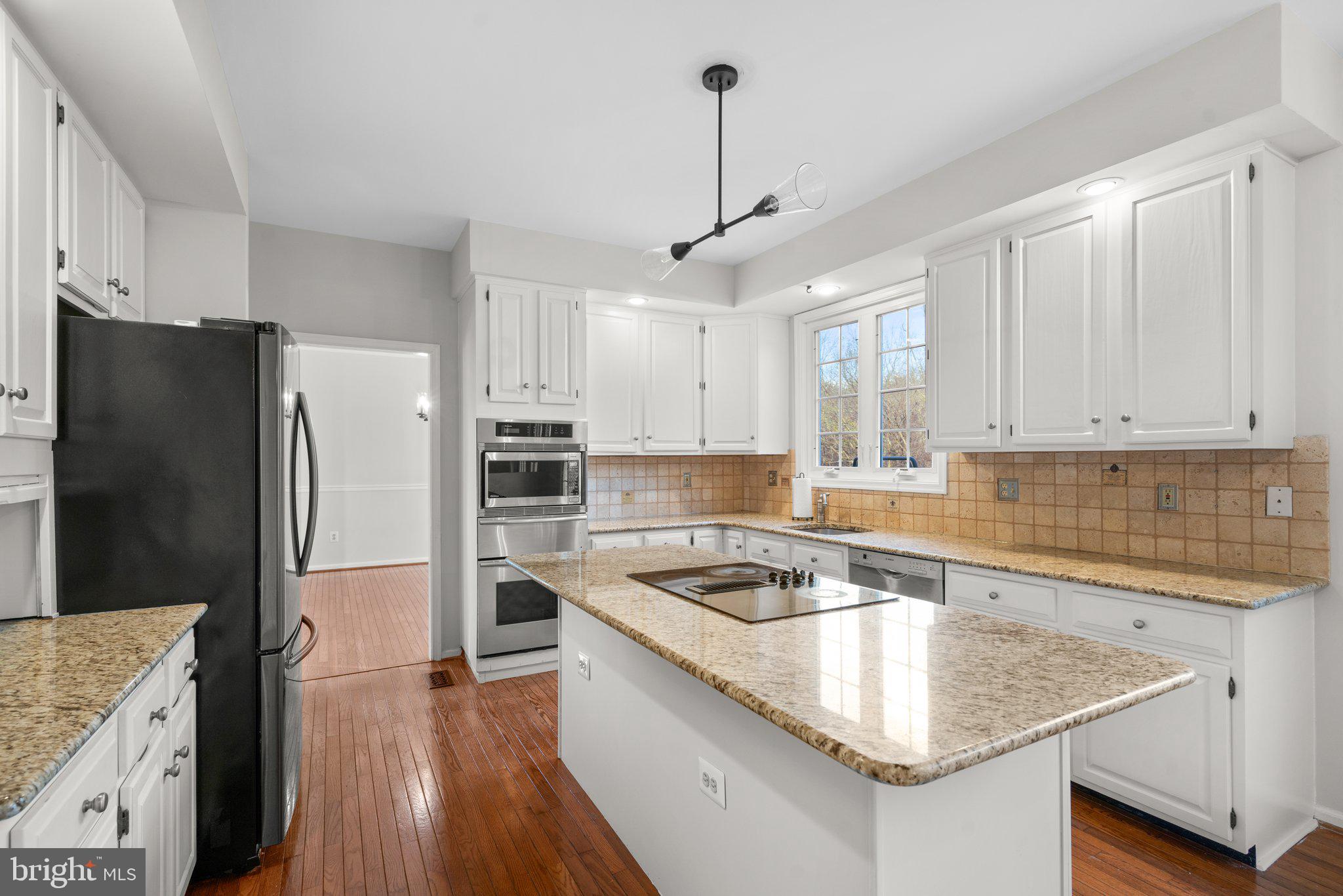 COLLEGE HILLS - Residential