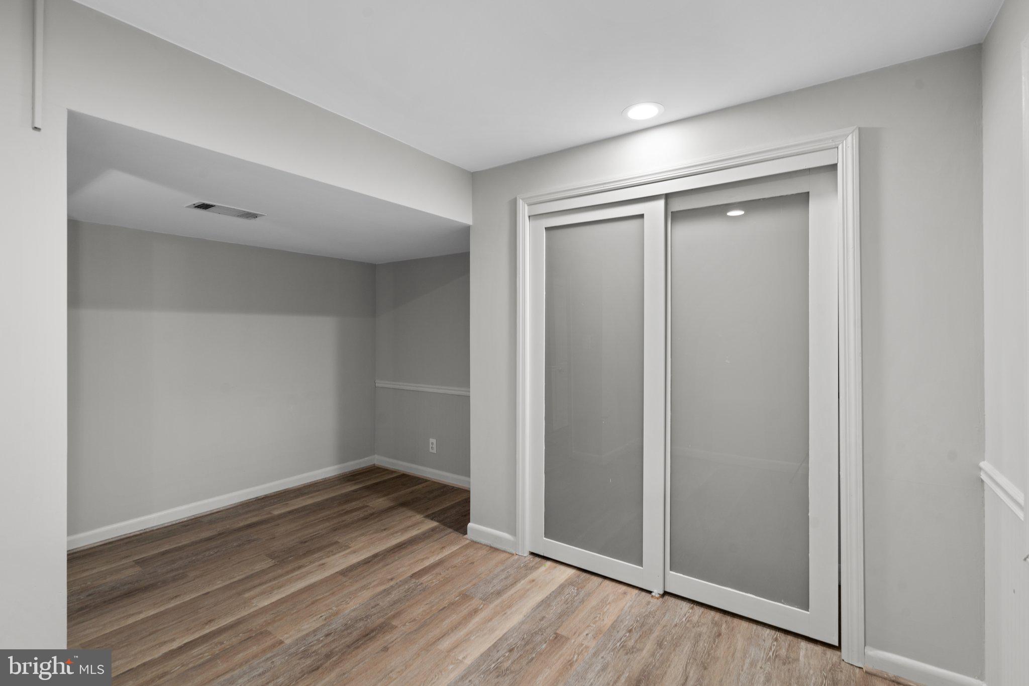 COLLEGE HILLS - Residential