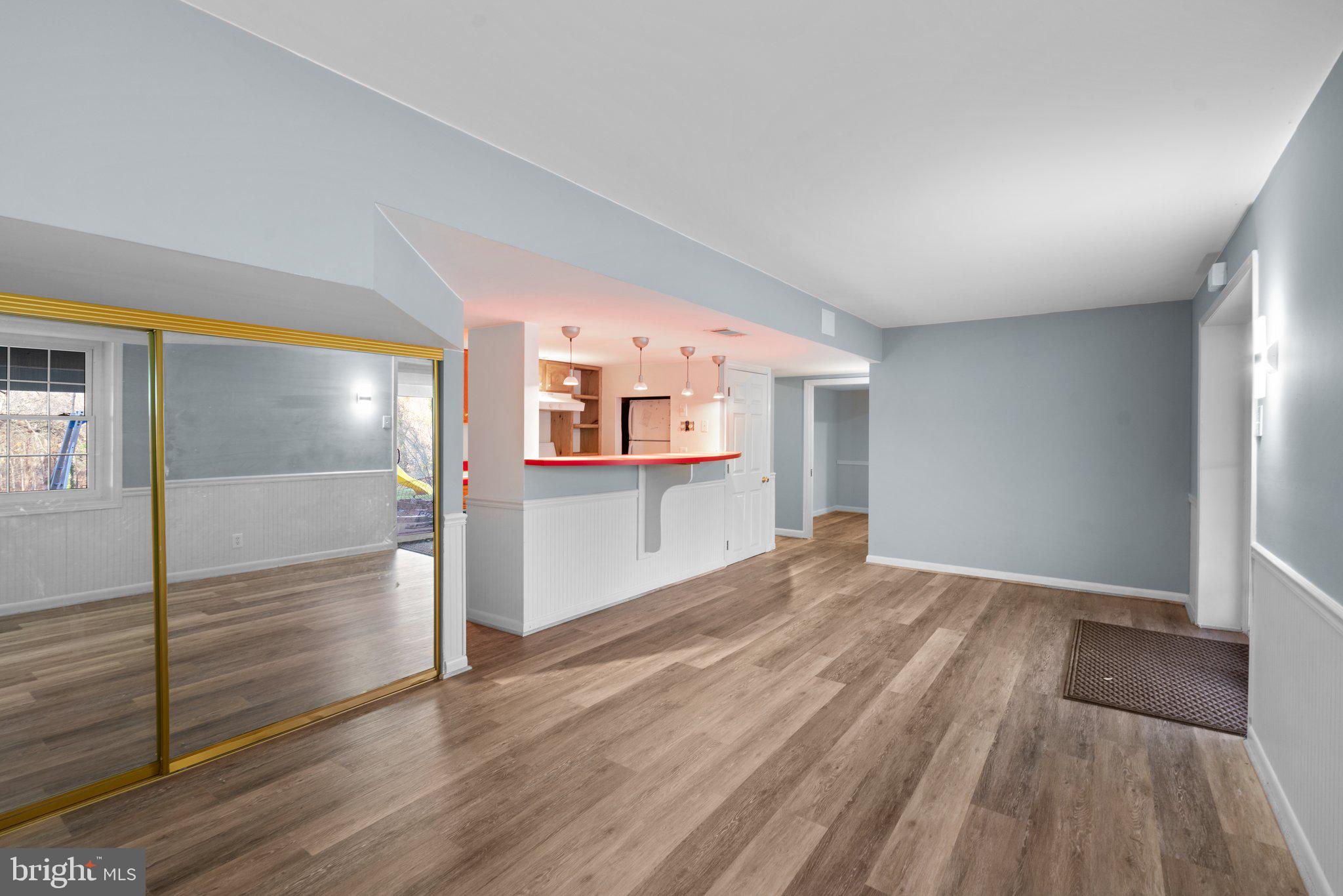 COLLEGE HILLS - Residential