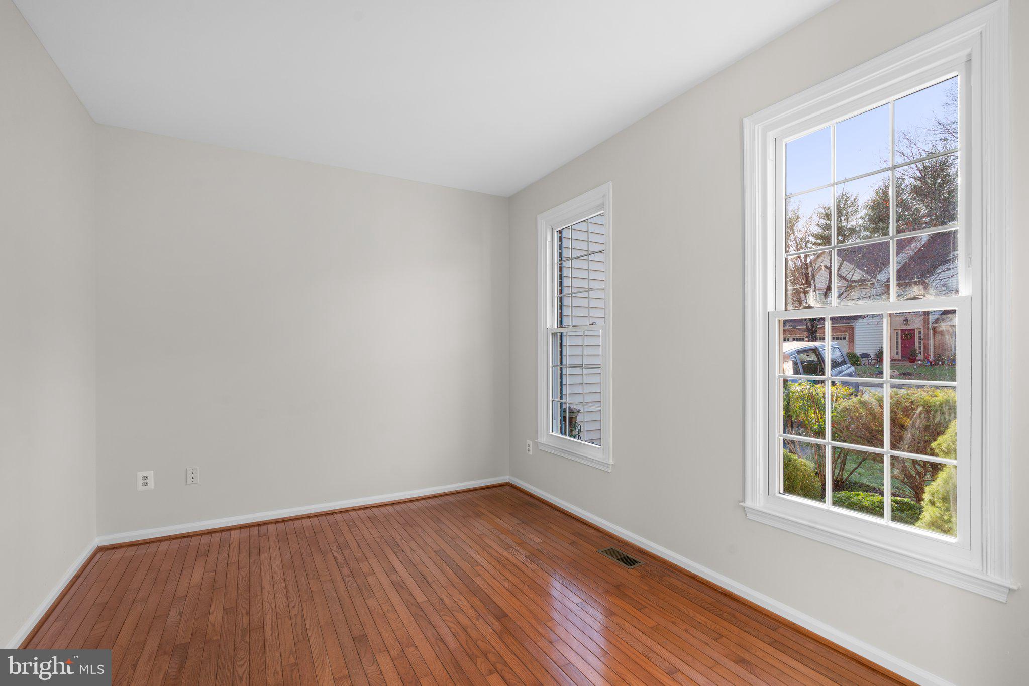 COLLEGE HILLS - Residential